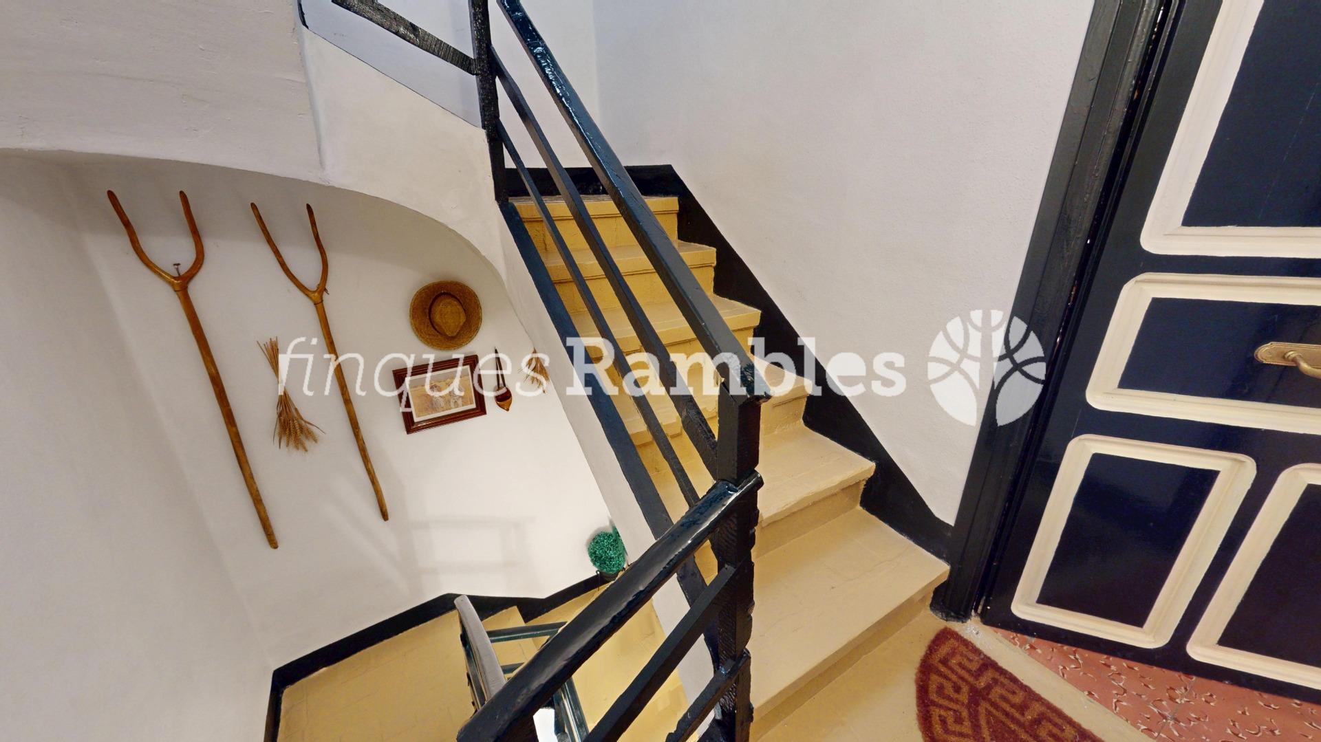 CASA AMB 3 PISOS AL CENTRE D’IGUALADA – 48