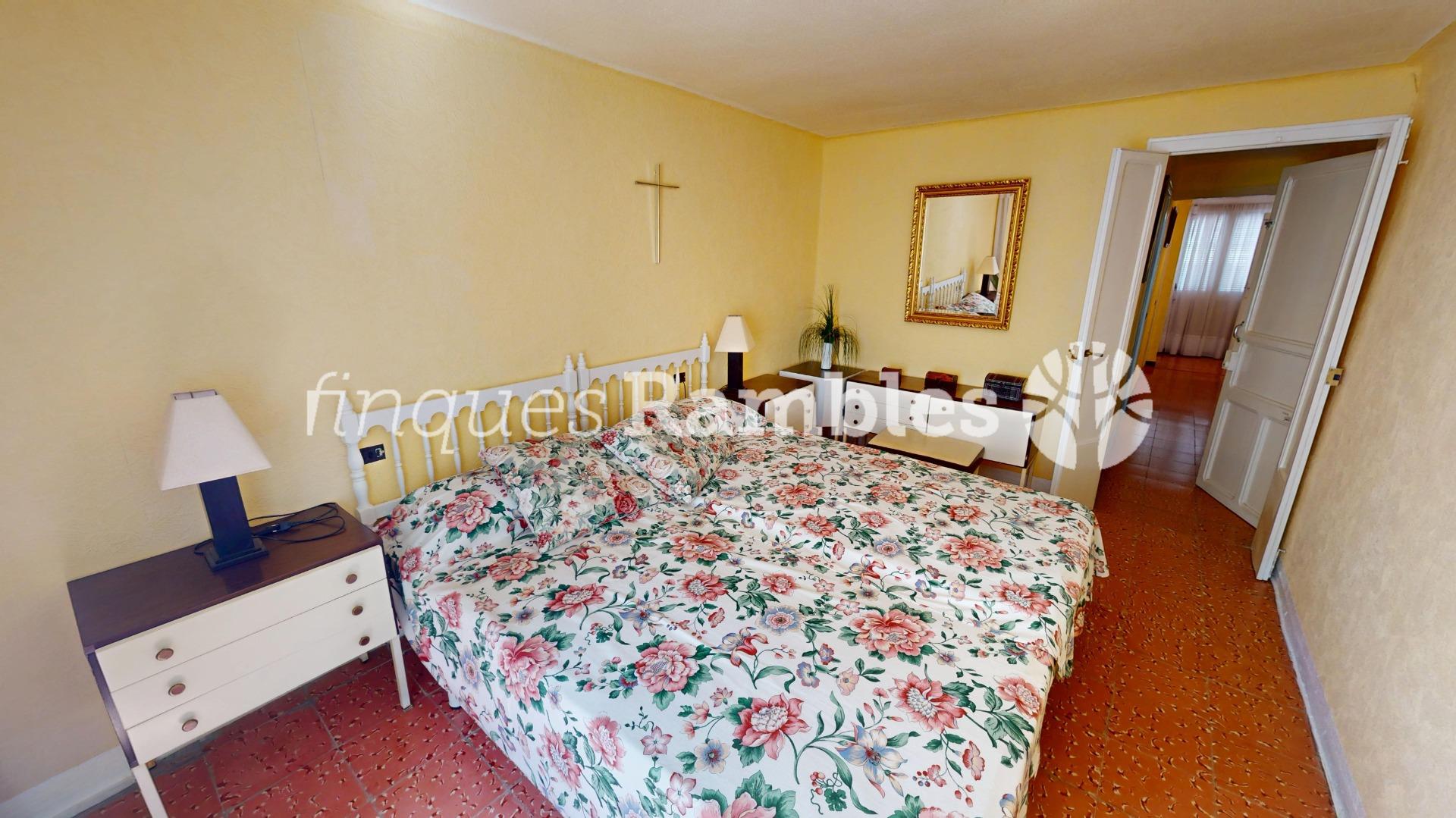 CASA AMB 3 PISOS AL CENTRE D’IGUALADA – 51