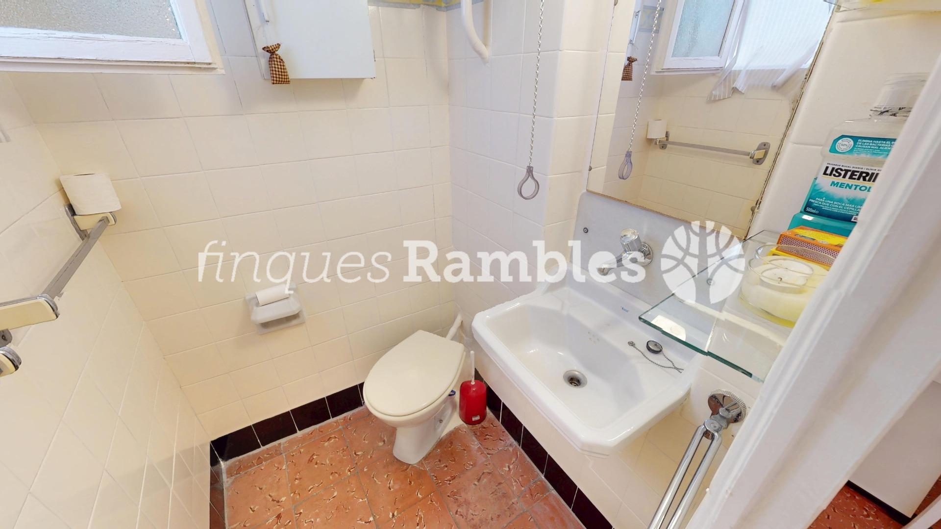 CASA AMB 3 PISOS AL CENTRE D’IGUALADA – 60