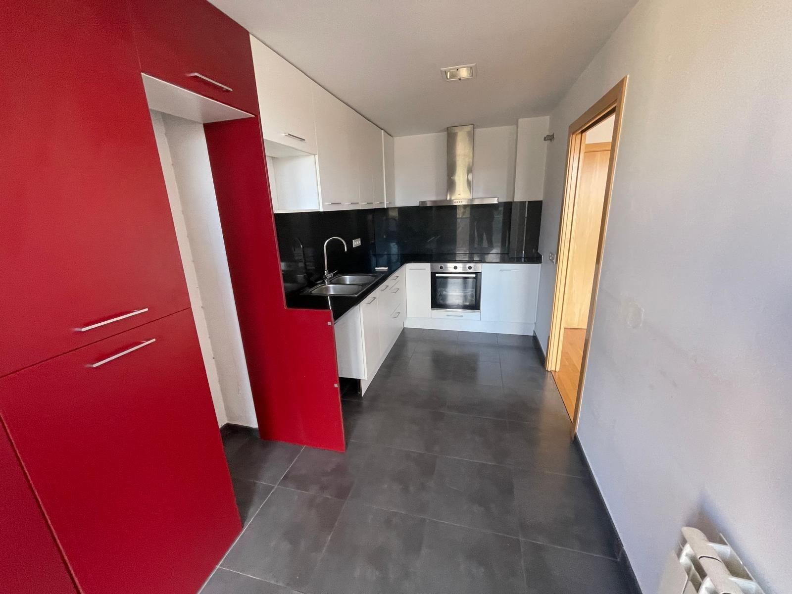 PIS SEMINOU AMB TERRASSA, PÀRKING, A UN PAS DEL CENTRE! – 14