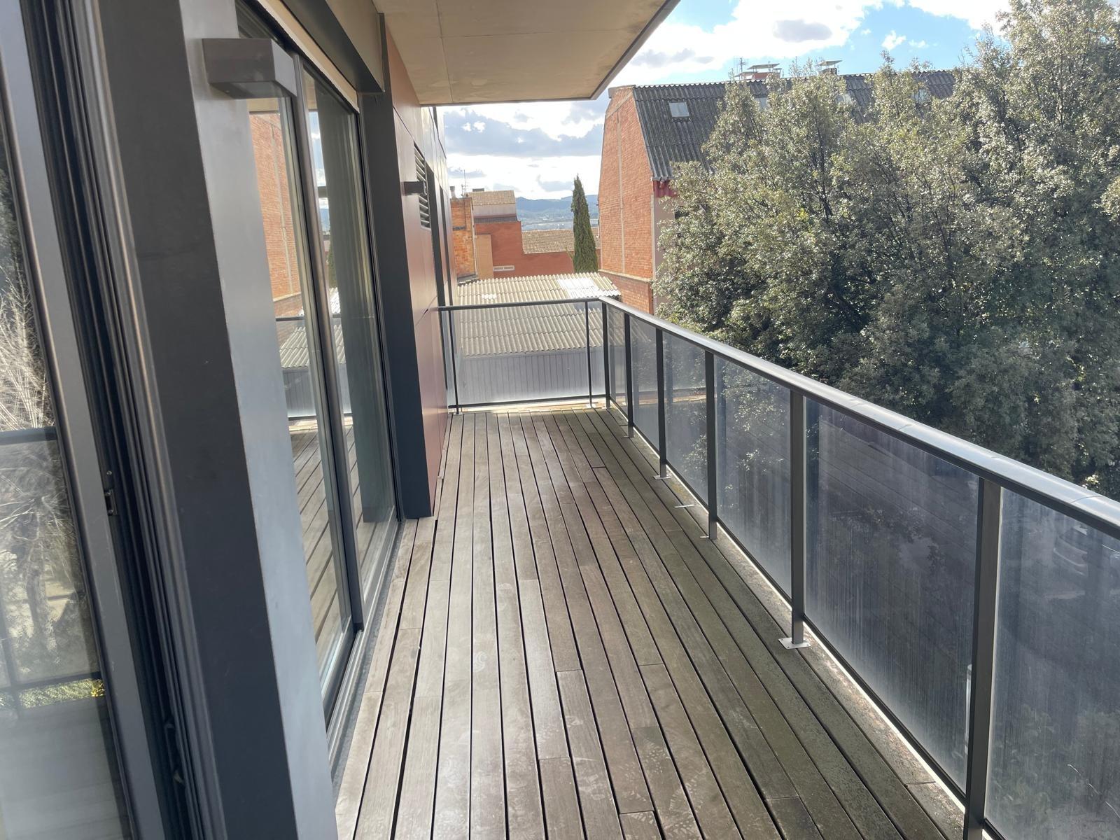 PIS SEMINOU AMB TERRASSA, PÀRKING, A UN PAS DEL CENTRE! – 17