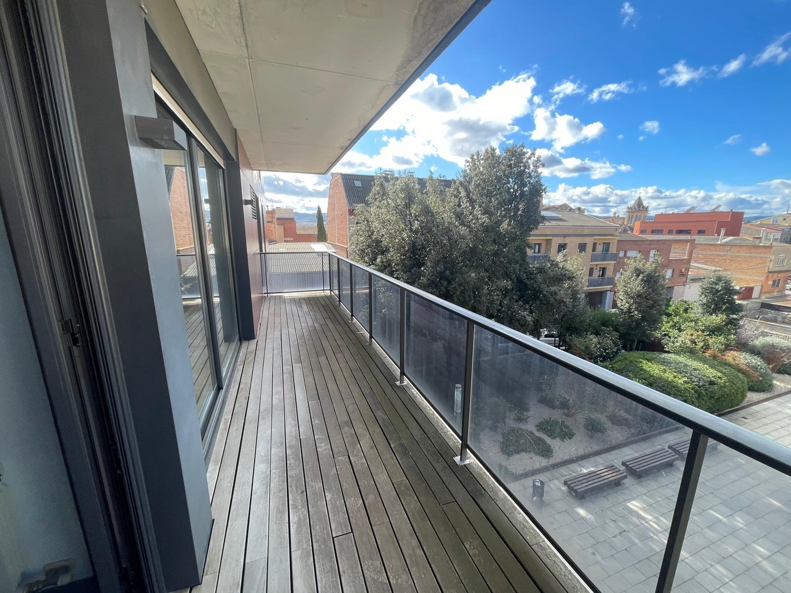 PIS SEMINOU AMB TERRASSA, PÀRKING, A UN PAS DEL CENTRE! – 2