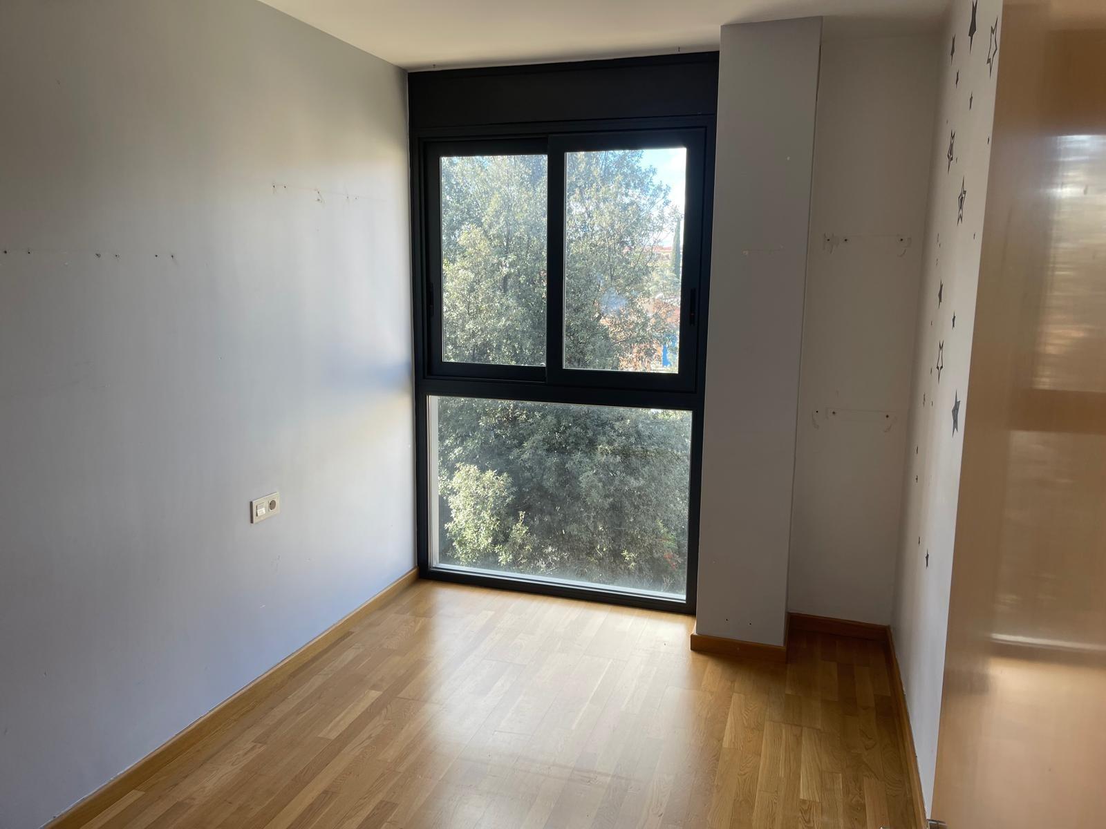 PIS SEMINOU AMB TERRASSA, PÀRKING, A UN PAS DEL CENTRE! – 24