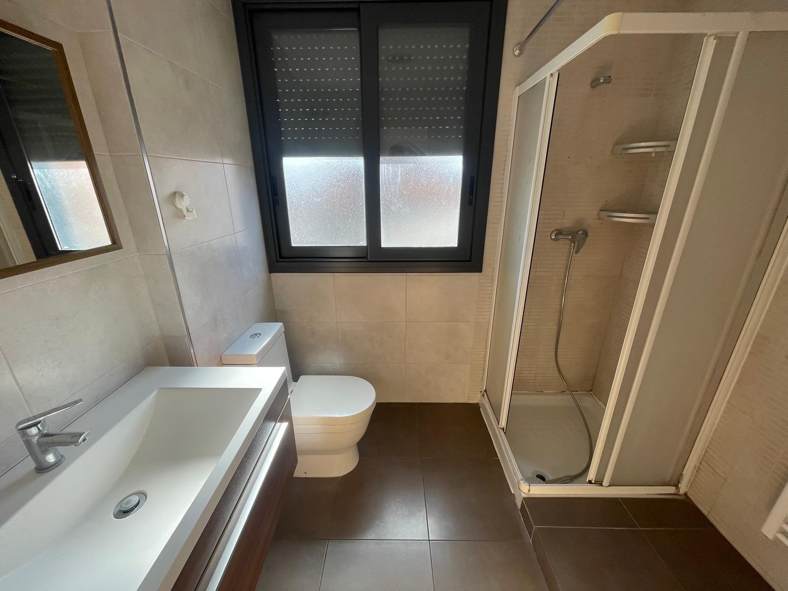 PIS SEMINOU AMB TERRASSA, PÀRKING, A UN PAS DEL CENTRE! – 29