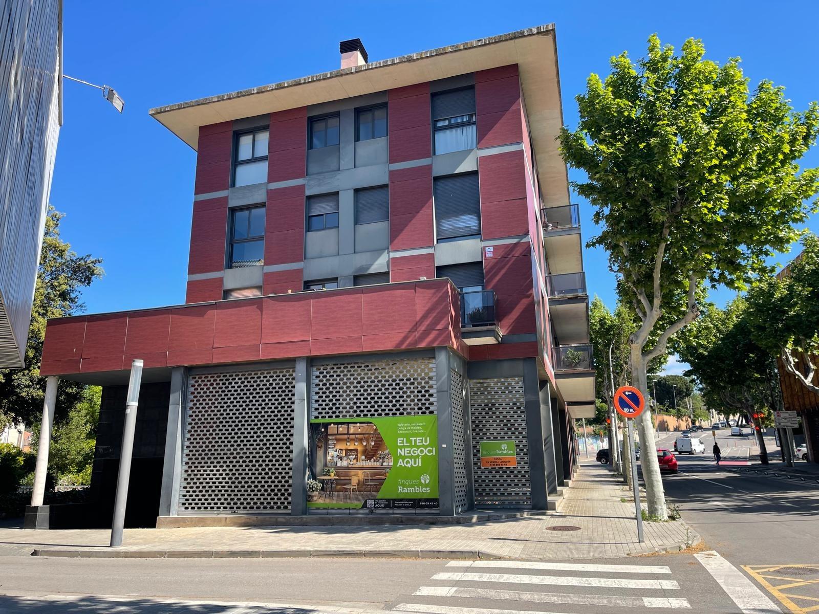 PIS SEMINOU AMB TERRASSA, PÀRKING, A UN PAS DEL CENTRE! – 30