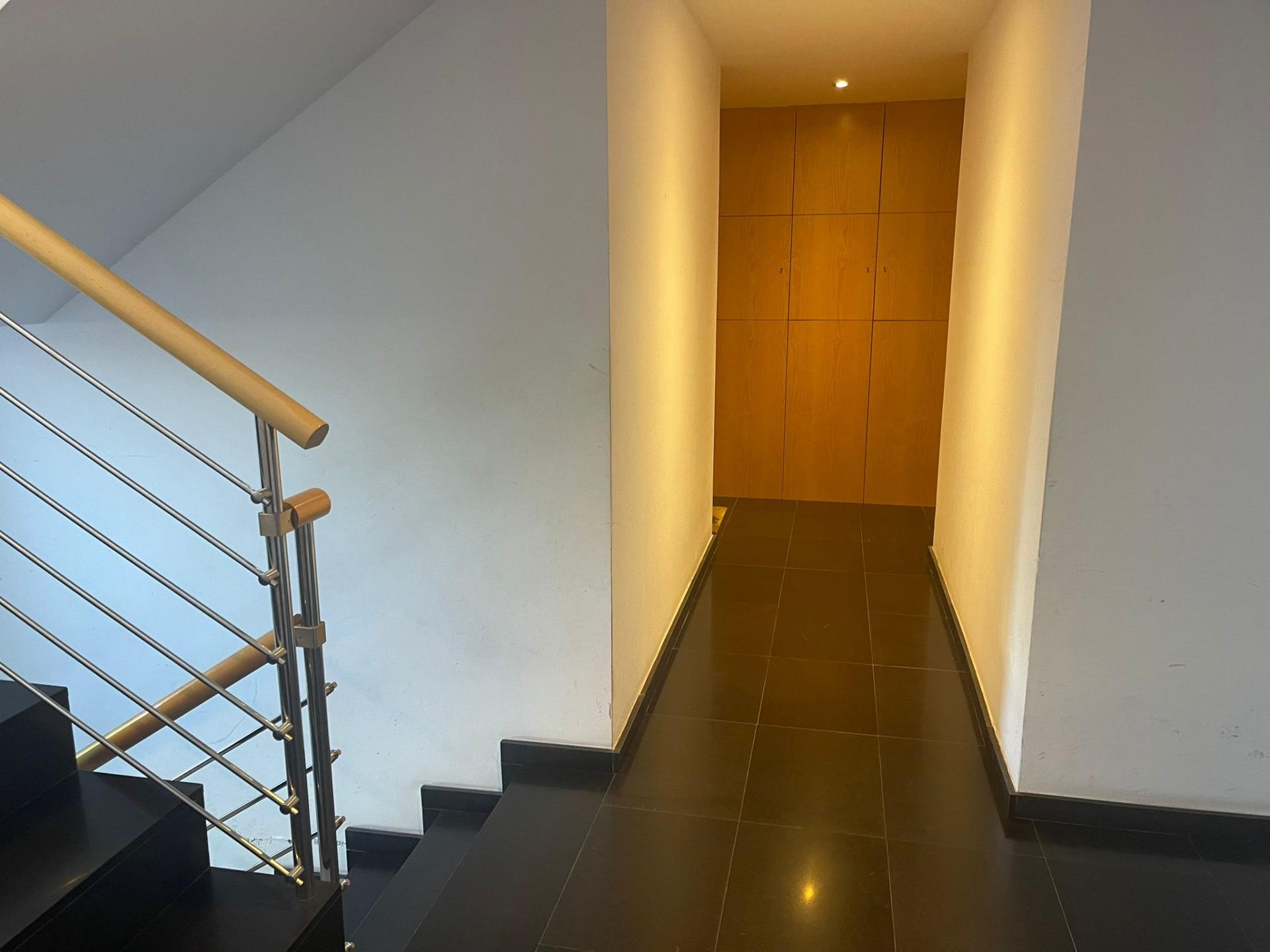 PIS SEMINOU AMB TERRASSA, PÀRKING, A UN PAS DEL CENTRE! – 8