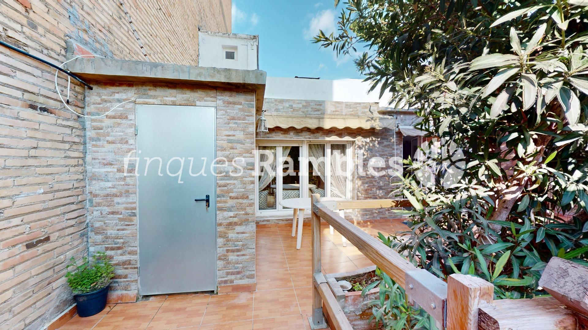 CASA PER GAUDIR AL POBLE SEC A IGUALADA – 23