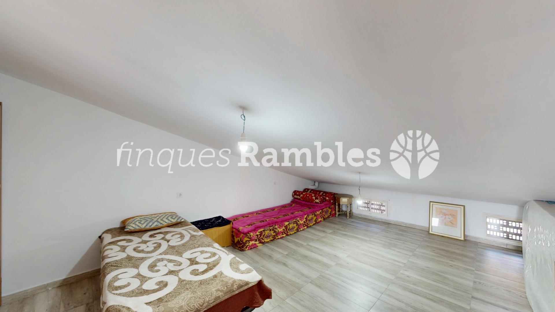 CASA PER GAUDIR AL POBLE SEC A IGUALADA – 26