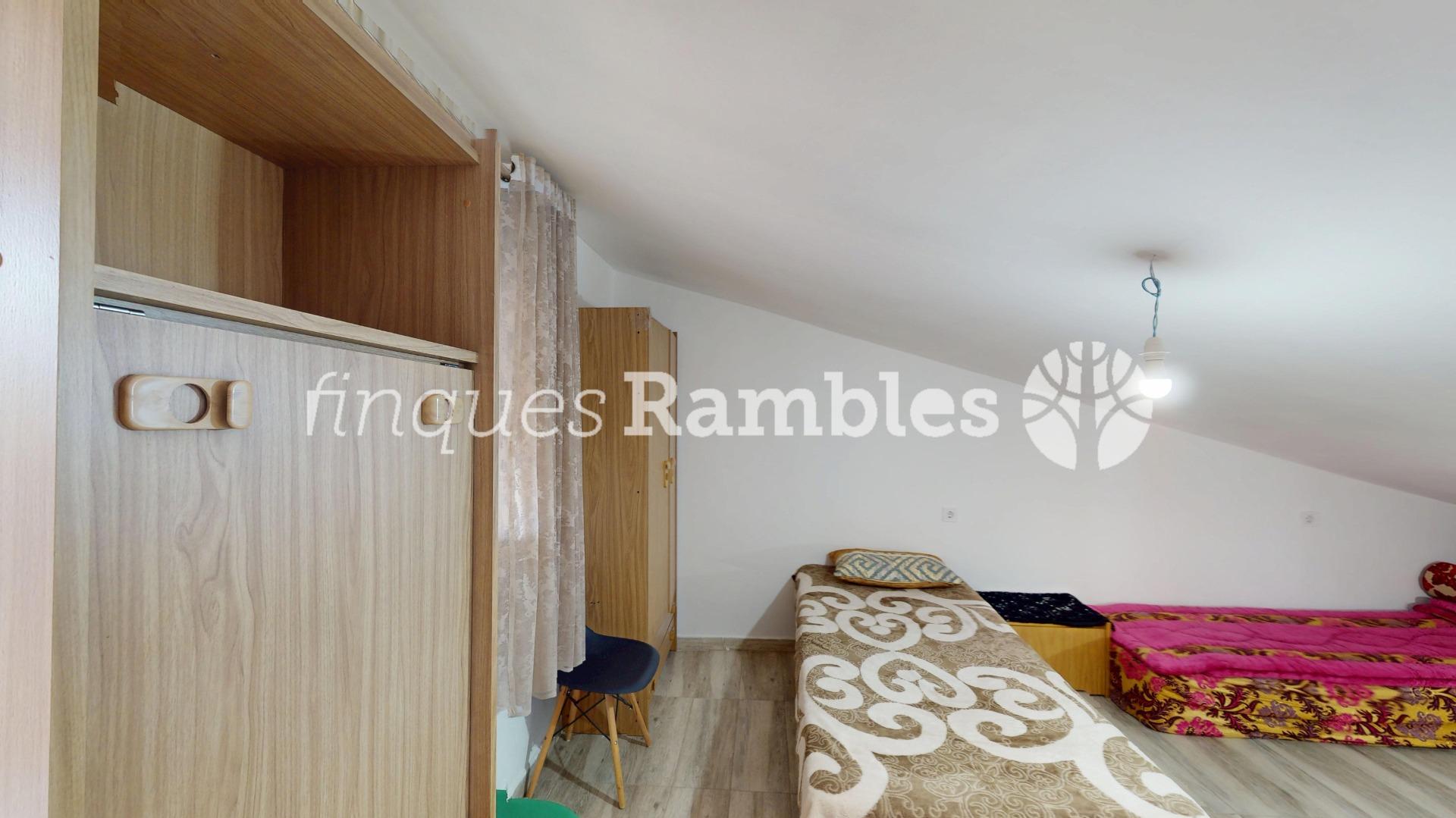 CASA PER GAUDIR AL POBLE SEC A IGUALADA – 27