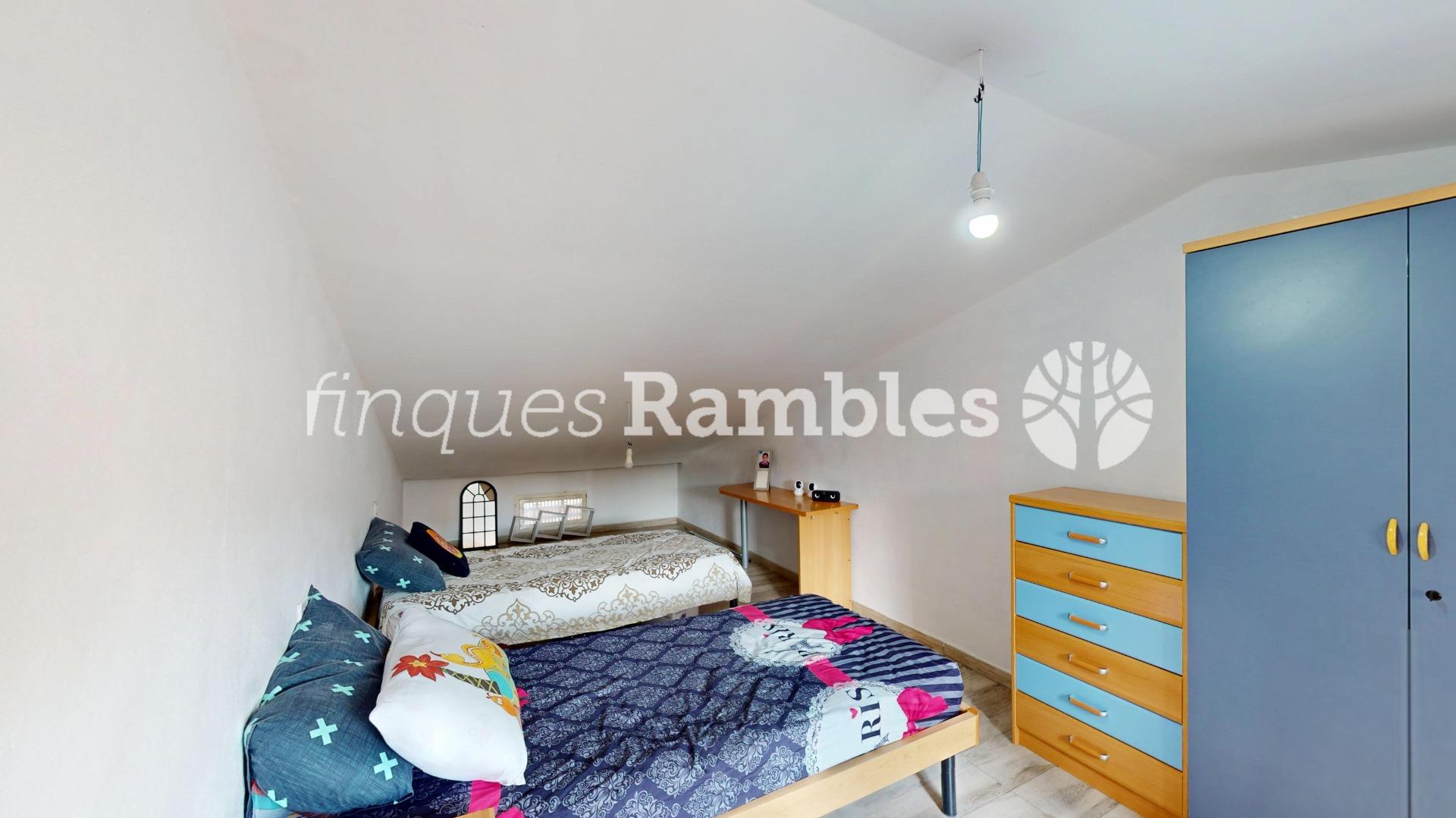 CASA PER GAUDIR AL POBLE SEC A IGUALADA – 32