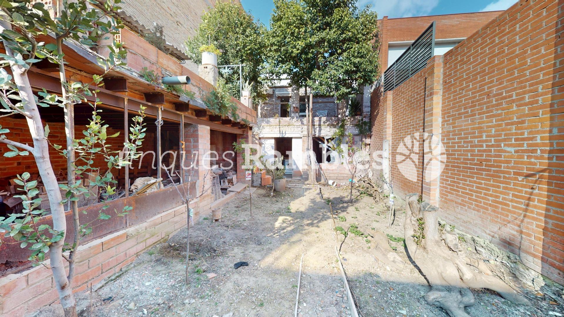 CASA PER GAUDIR AL POBLE SEC A IGUALADA – 37