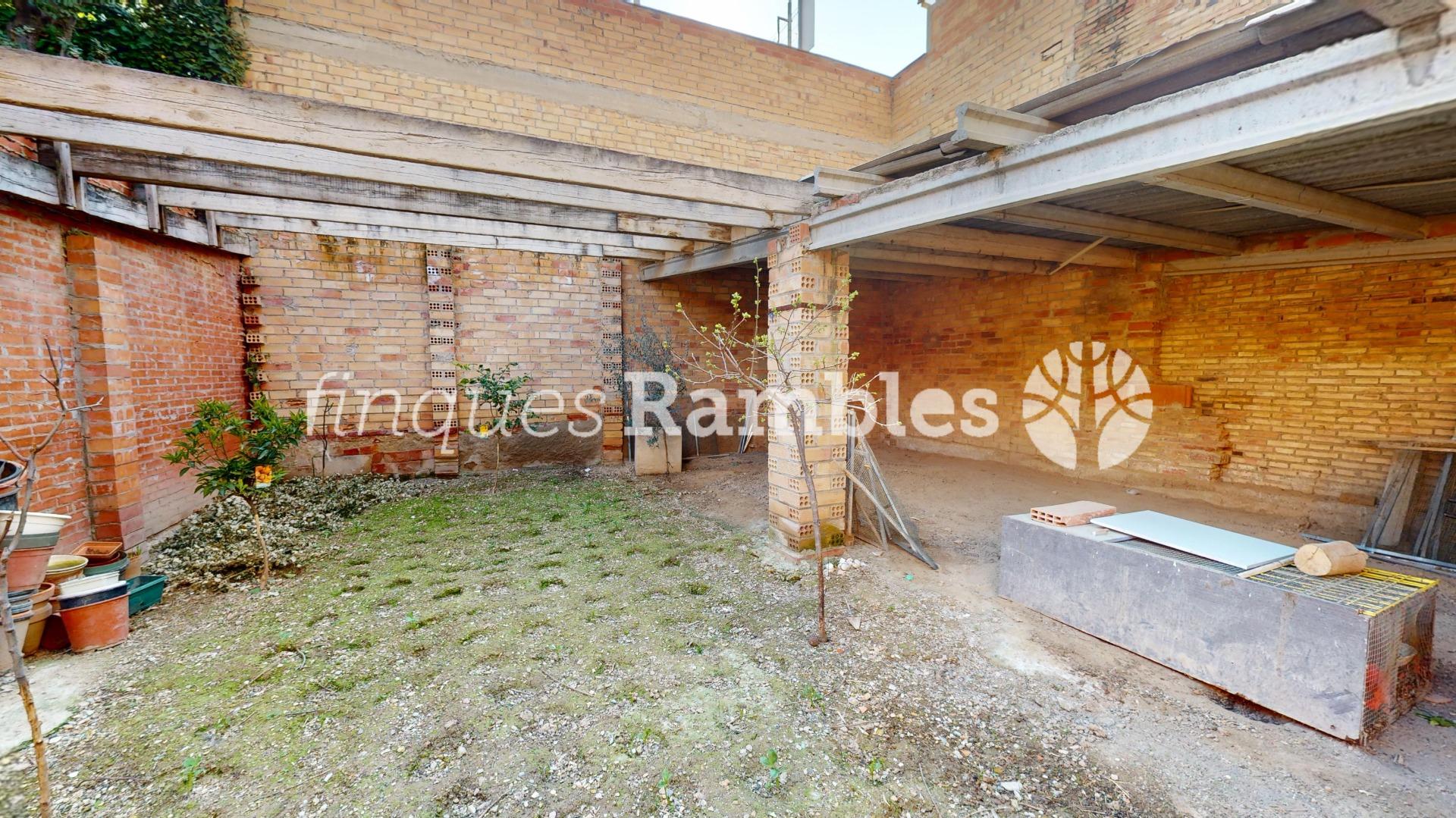 CASA PER GAUDIR AL POBLE SEC A IGUALADA – 38