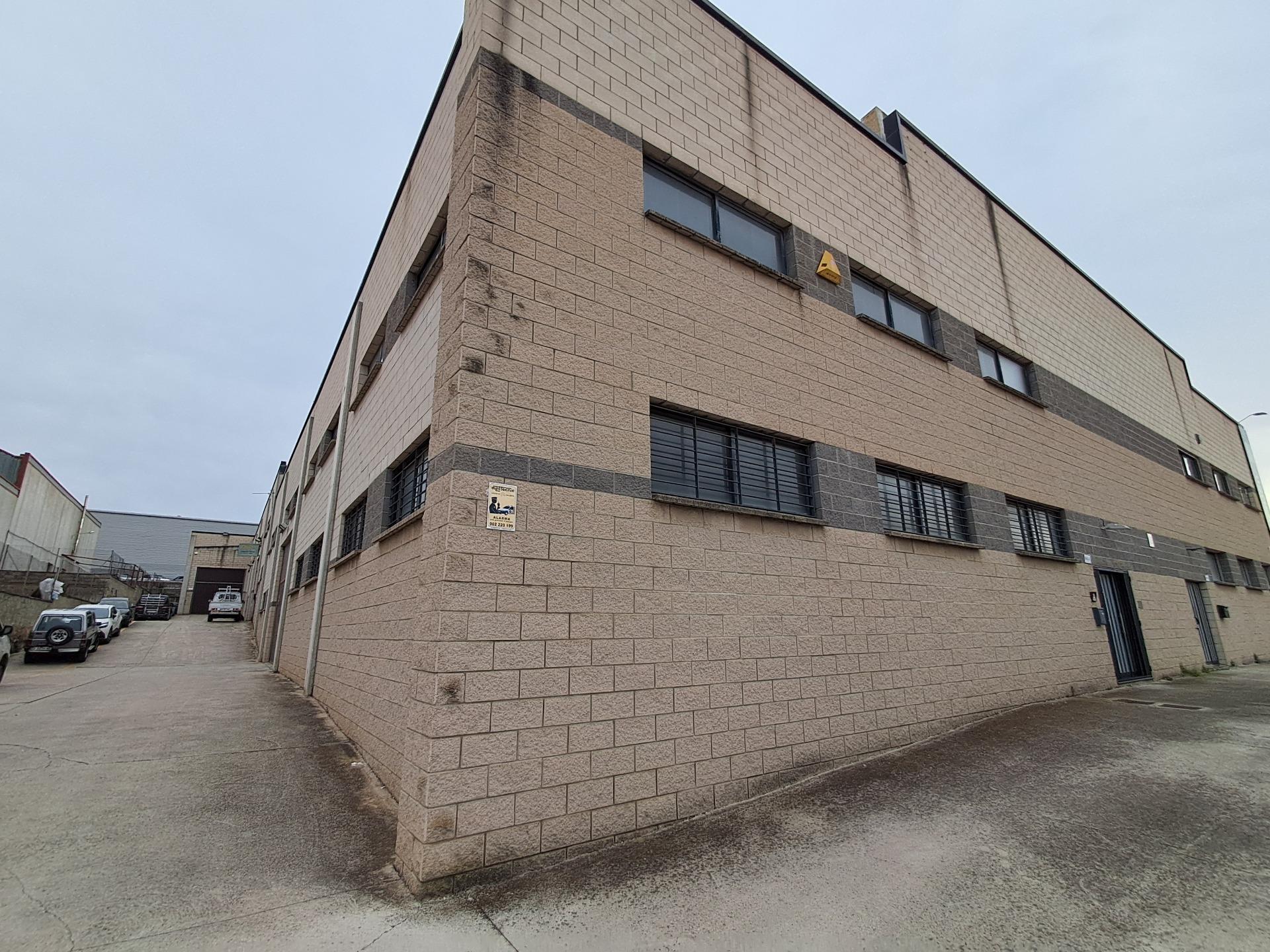 NAU INDUSTRIAL EN VENTA AL POLIGON DE LES COMES – 1 NAU INDUSTRIAL EN VENTA AL POLIGON DE LES COMES