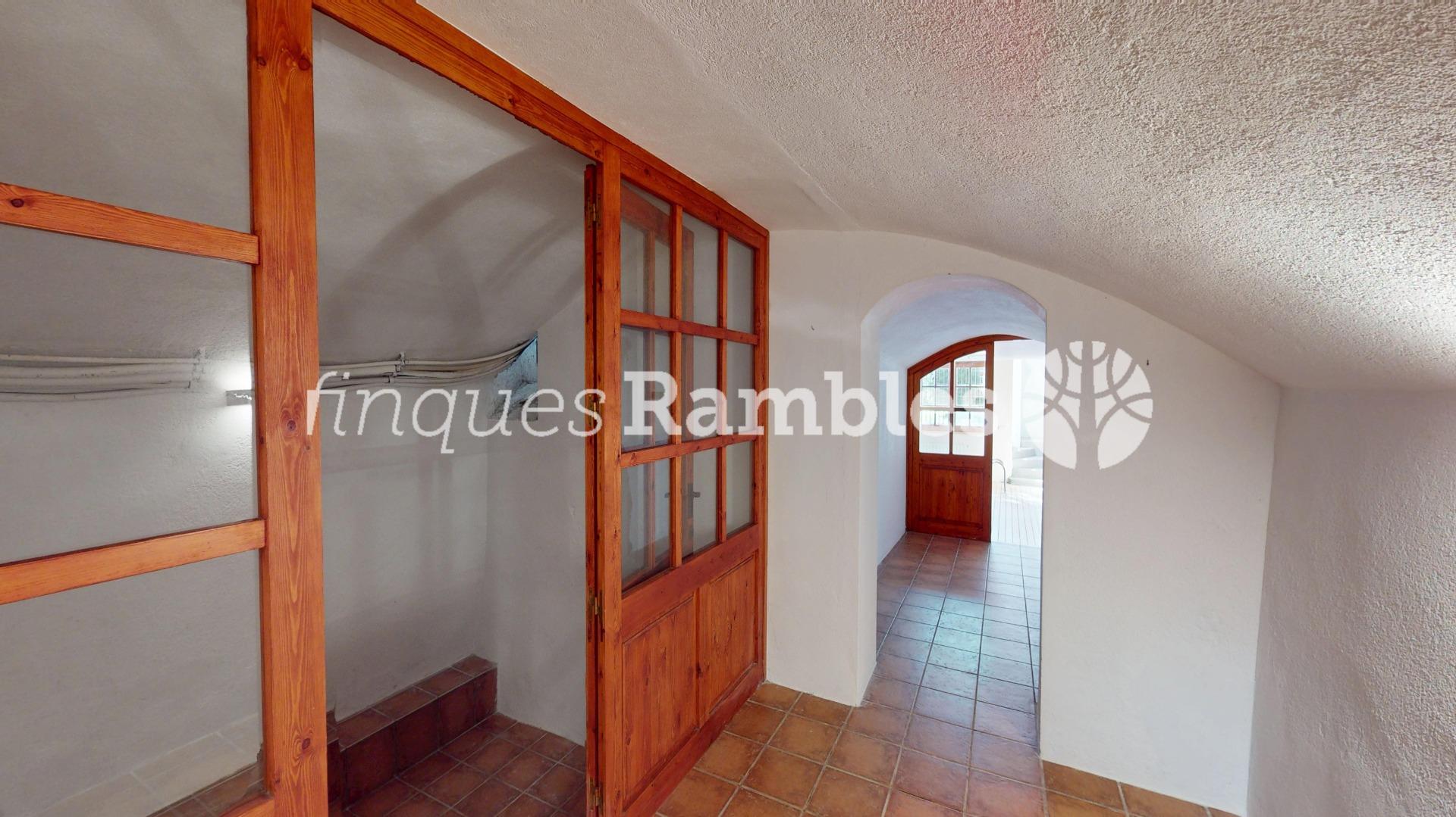 CASA SENYORIAL AMB GRAN JARDÍ, A PLE CENTRE DE CAPELLADES – 11