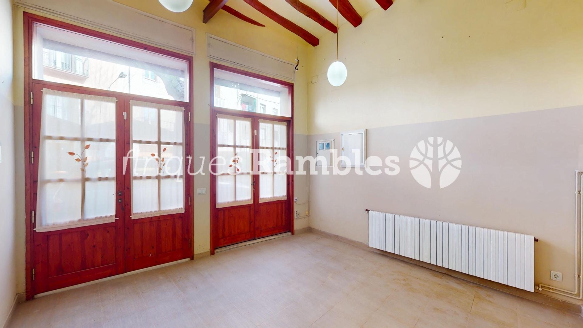 CASA SENYORIAL AMB GRAN JARDÍ, A PLE CENTRE DE CAPELLADES – 13