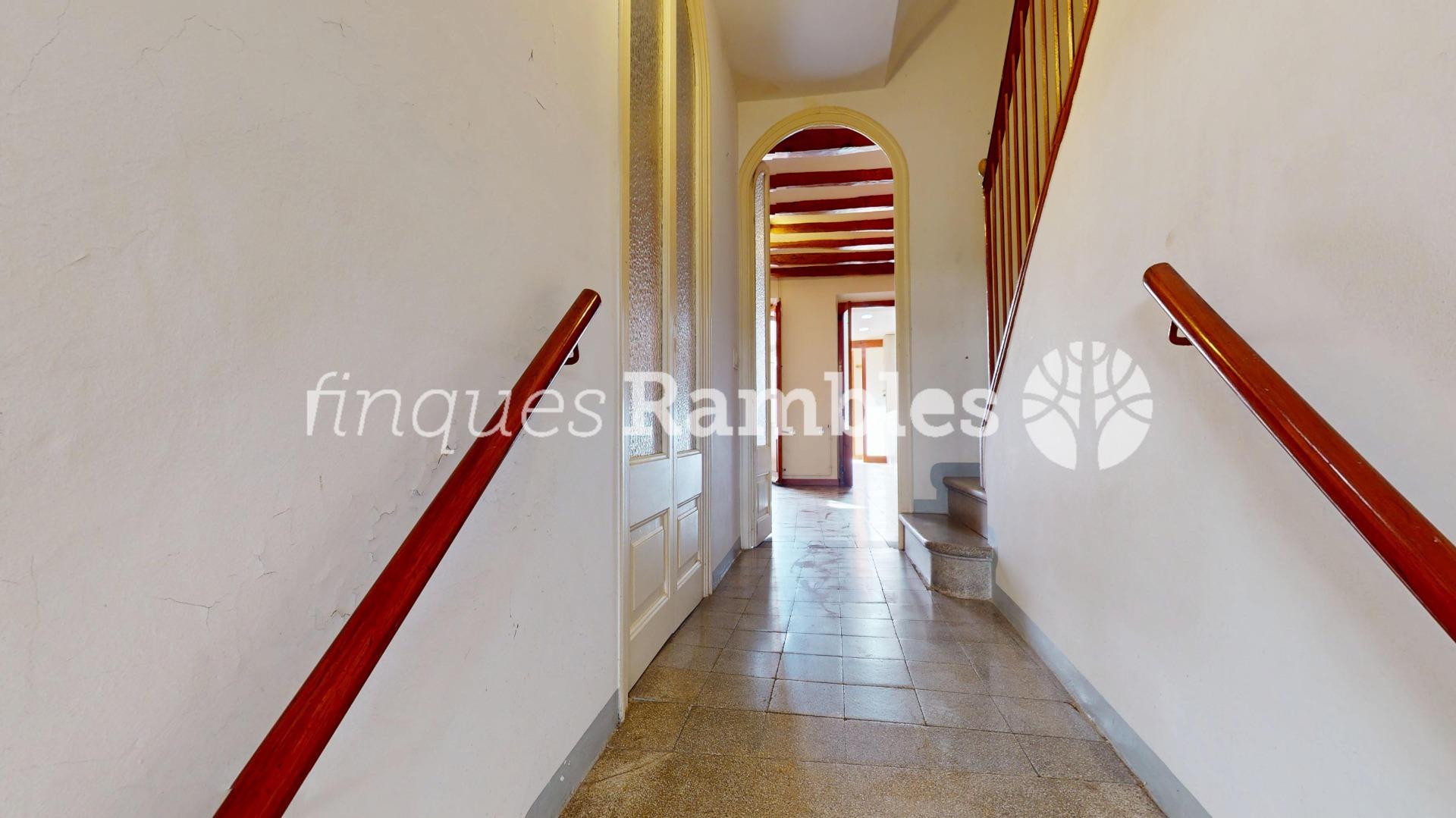 CASA SENYORIAL AMB GRAN JARDÍ, A PLE CENTRE DE CAPELLADES – 16