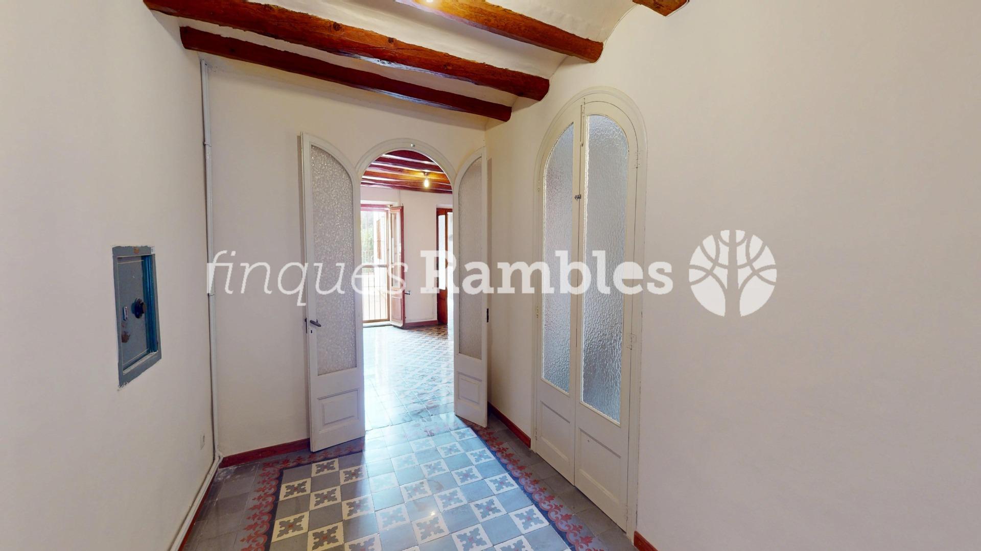 CASA SENYORIAL AMB GRAN JARDÍ, A PLE CENTRE DE CAPELLADES – 27