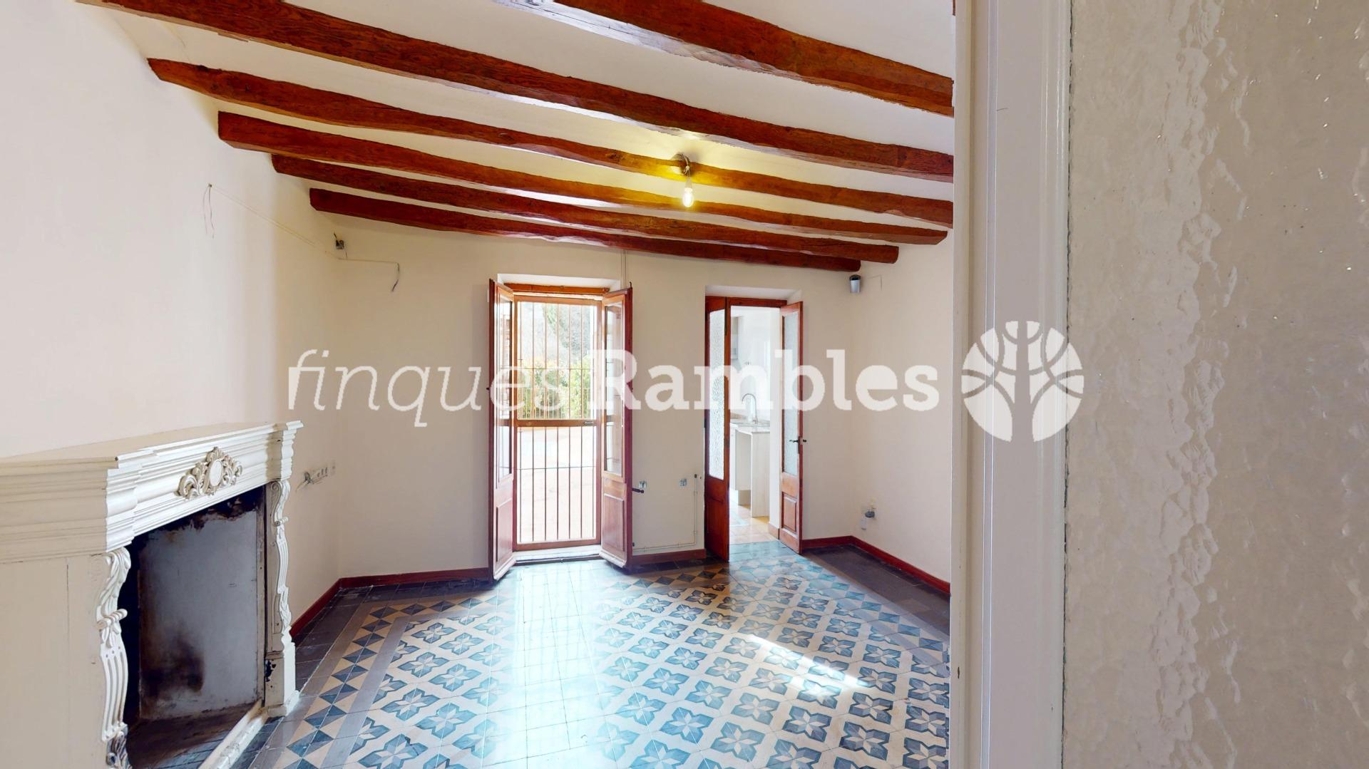 CASA SENYORIAL AMB GRAN JARDÍ, A PLE CENTRE DE CAPELLADES – 28