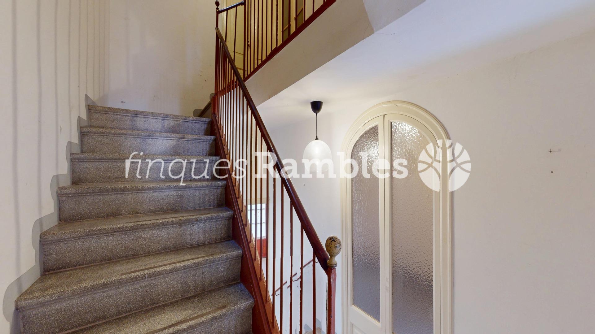 CASA SENYORIAL AMB GRAN JARDÍ, A PLE CENTRE DE CAPELLADES – 29