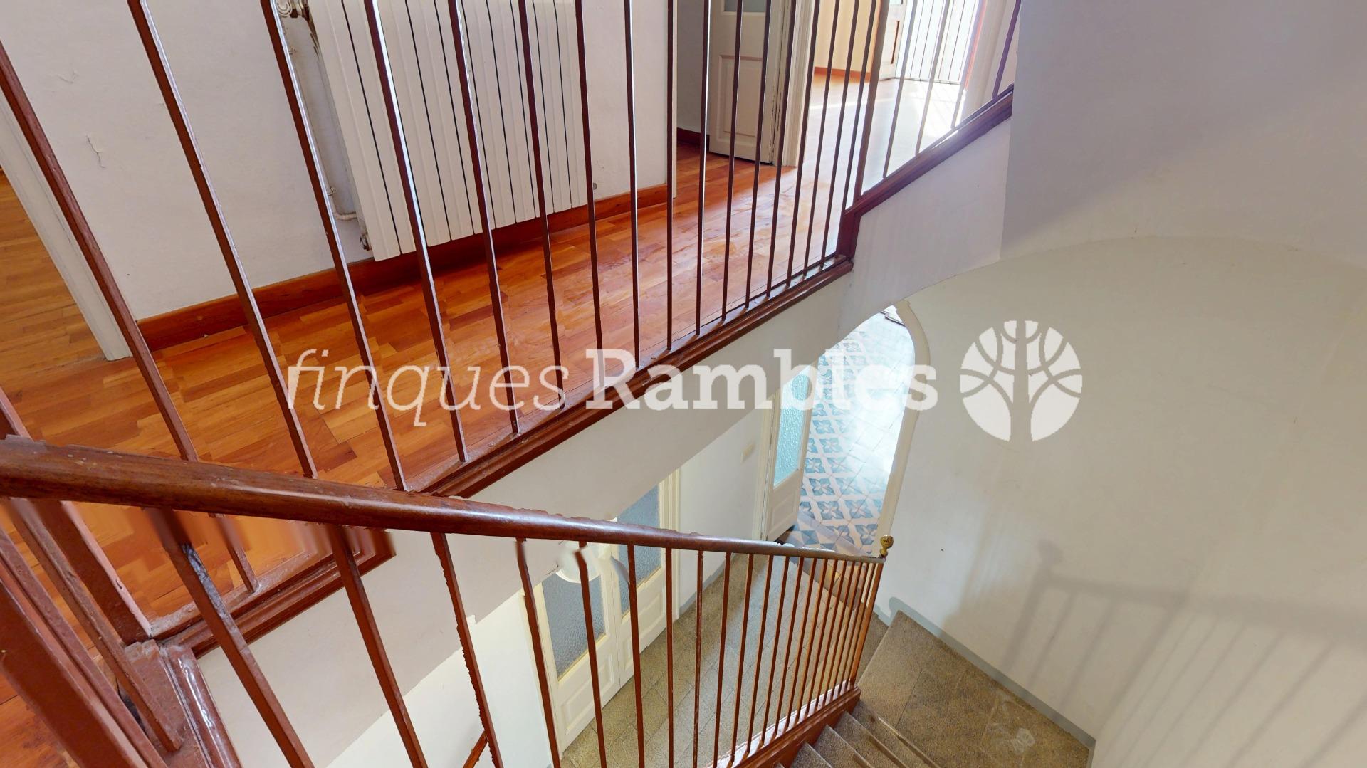 CASA SENYORIAL AMB GRAN JARDÍ, A PLE CENTRE DE CAPELLADES – 30