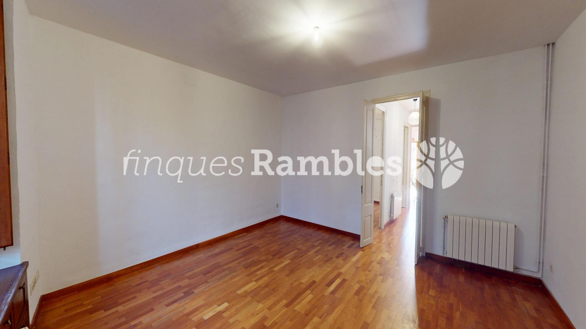 CASA SENYORIAL AMB GRAN JARDÍ, A PLE CENTRE DE CAPELLADES – 31