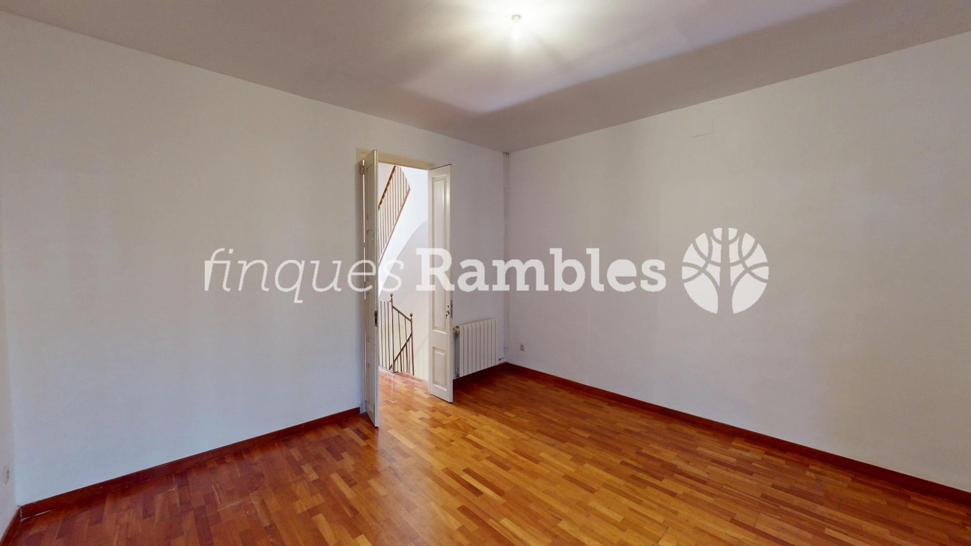 CASA SENYORIAL AMB GRAN JARDÍ, A PLE CENTRE DE CAPELLADES – 32