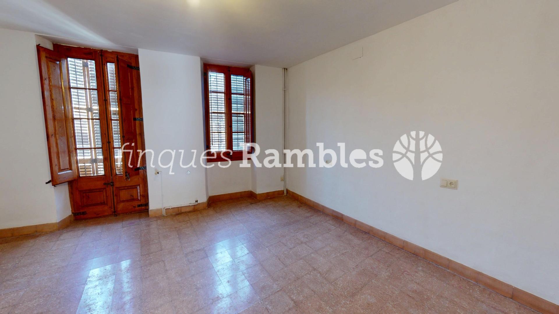 CASA SENYORIAL AMB GRAN JARDÍ, A PLE CENTRE DE CAPELLADES – 39