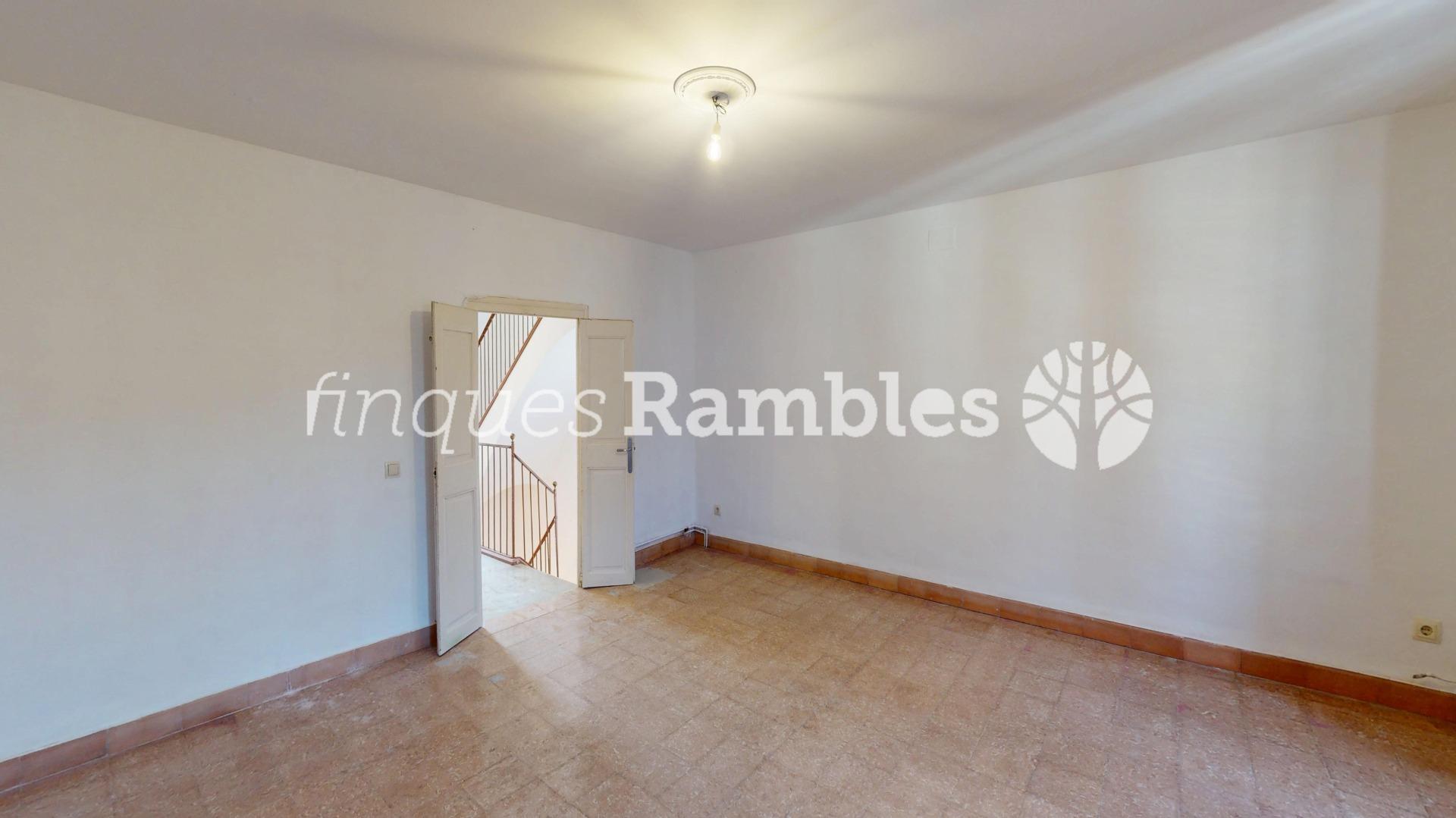 CASA SENYORIAL AMB GRAN JARDÍ, A PLE CENTRE DE CAPELLADES – 40