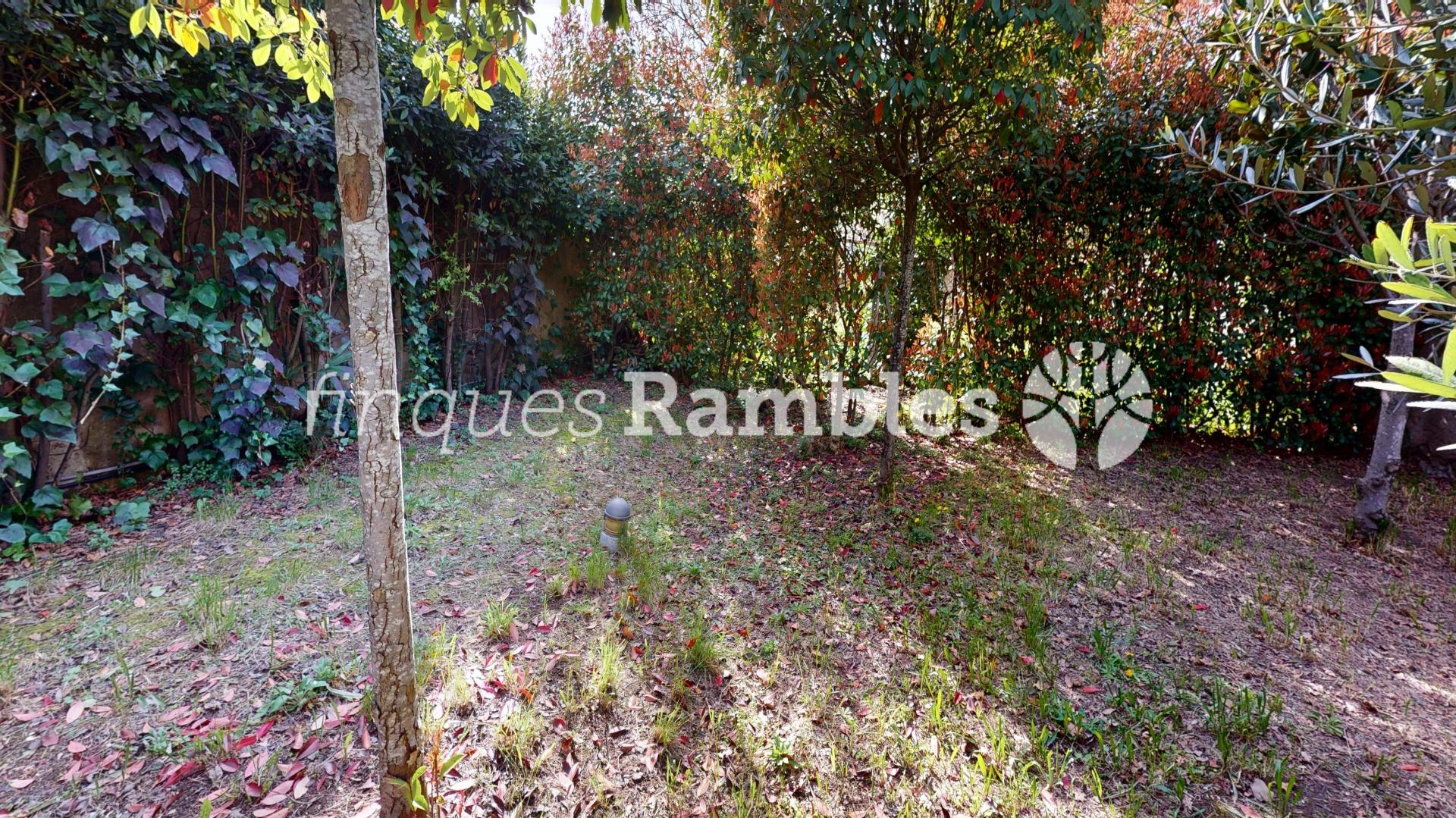 CASA SENYORIAL AMB GRAN JARDÍ, A PLE CENTRE DE CAPELLADES – 5