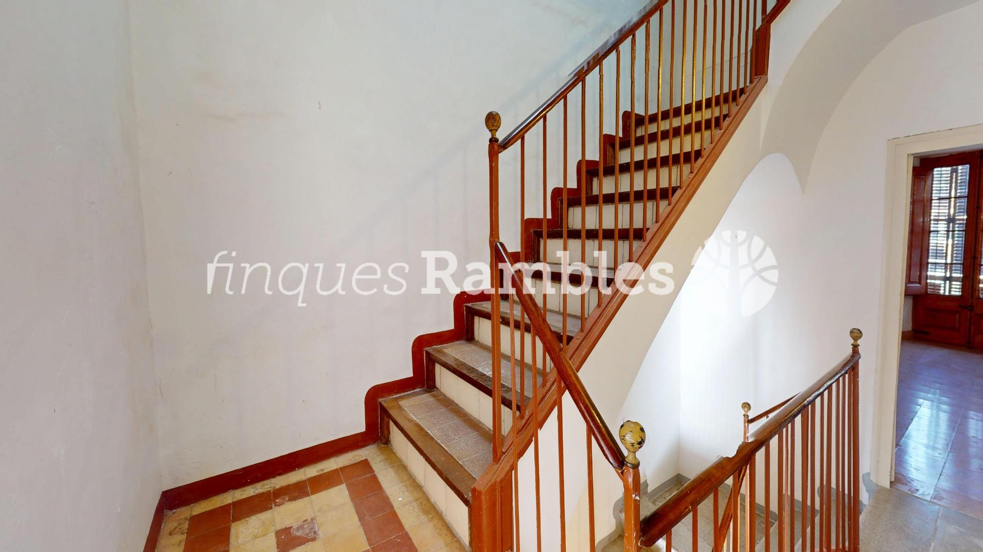 CASA SENYORIAL AMB GRAN JARDÍ, A PLE CENTRE DE CAPELLADES – 50