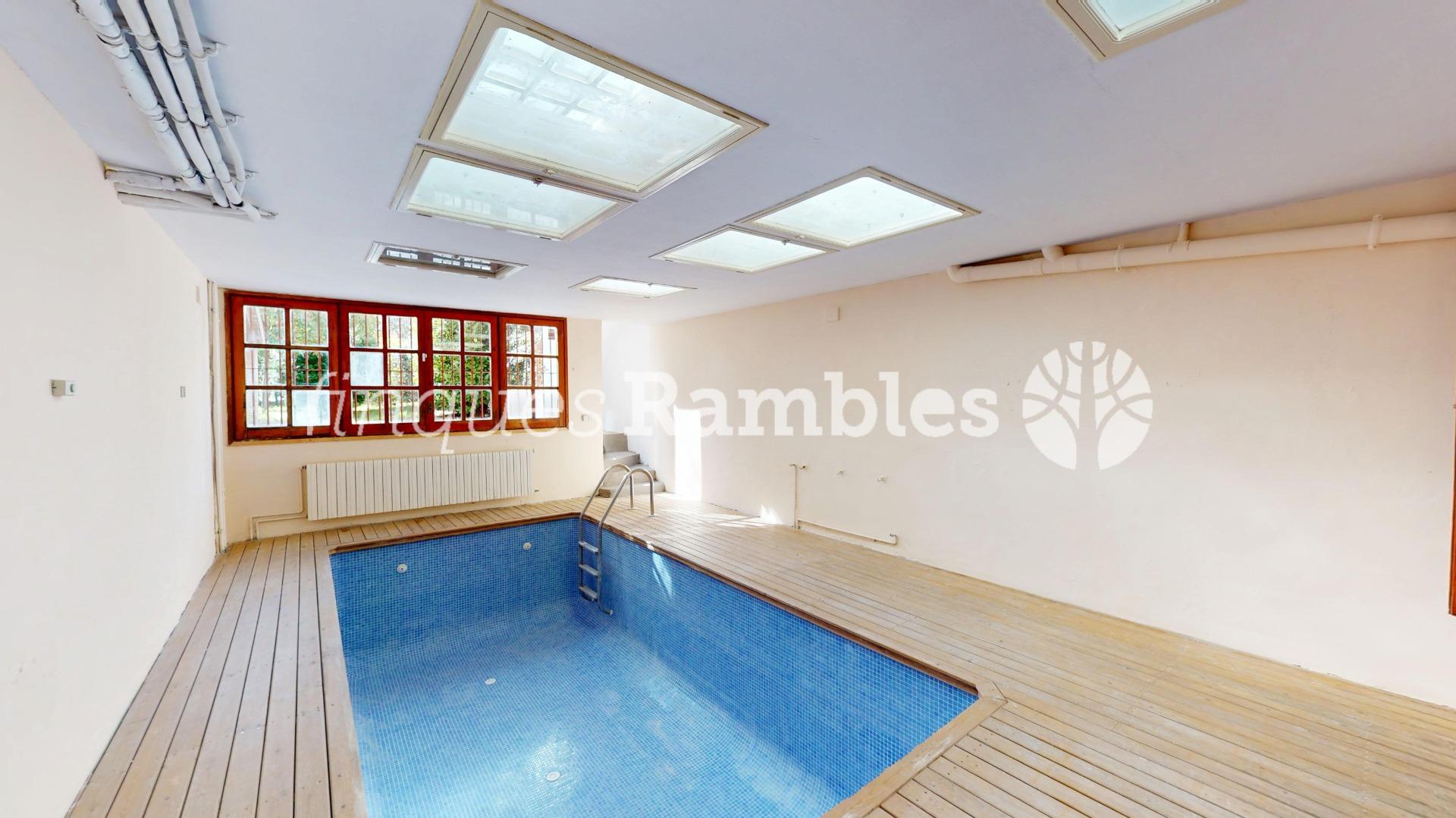 CASA SENYORIAL AMB GRAN JARDÍ, A PLE CENTRE DE CAPELLADES – 52