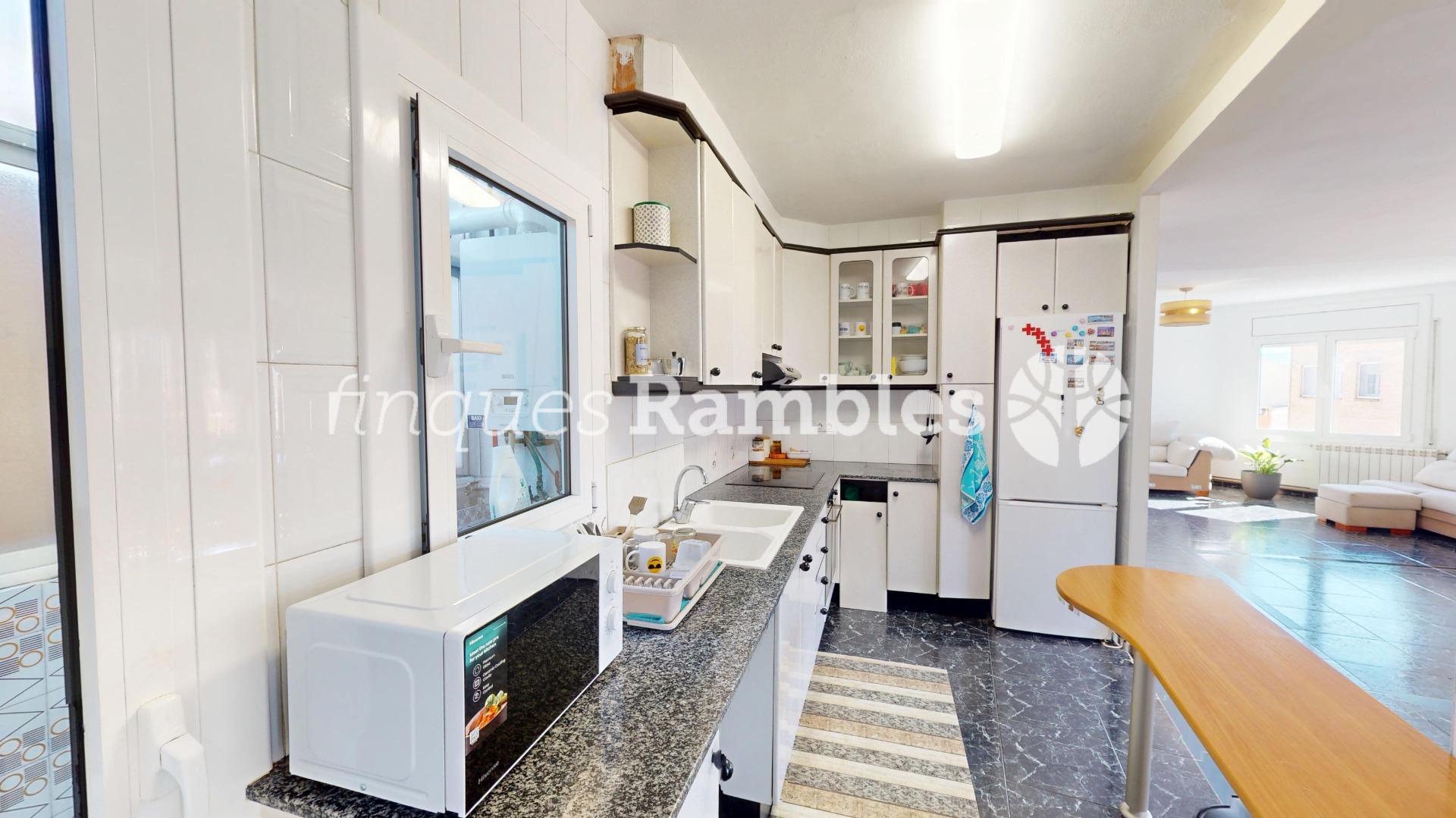 LLUM, AMPLITUD I VISTES A VILANOVA DEL CAMI – 11