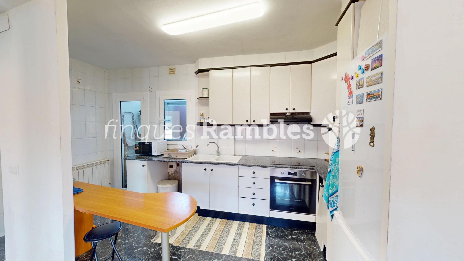 LLUM, AMPLITUD I VISTES A VILANOVA DEL CAMI – 12