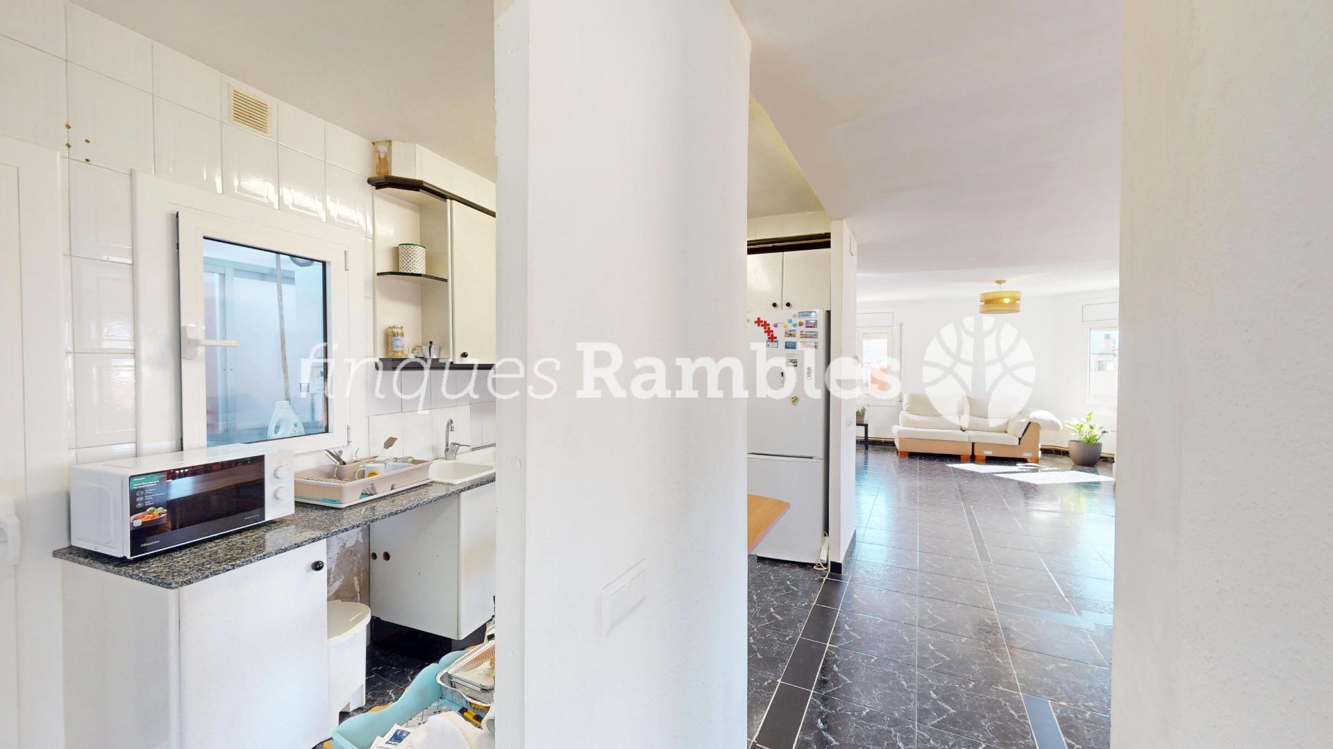 LLUM, AMPLITUD I VISTES A VILANOVA DEL CAMI – 15