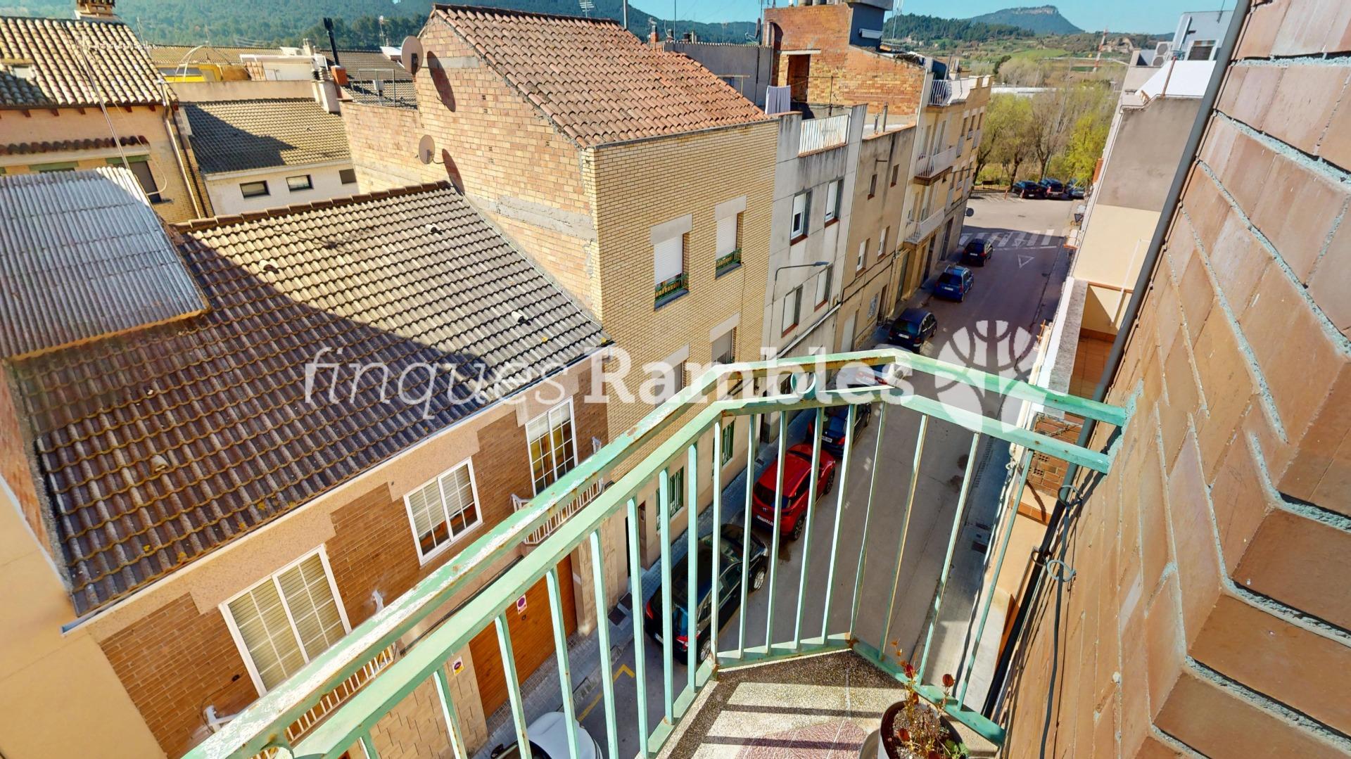 LLUM, AMPLITUD I VISTES A VILANOVA DEL CAMI – 21