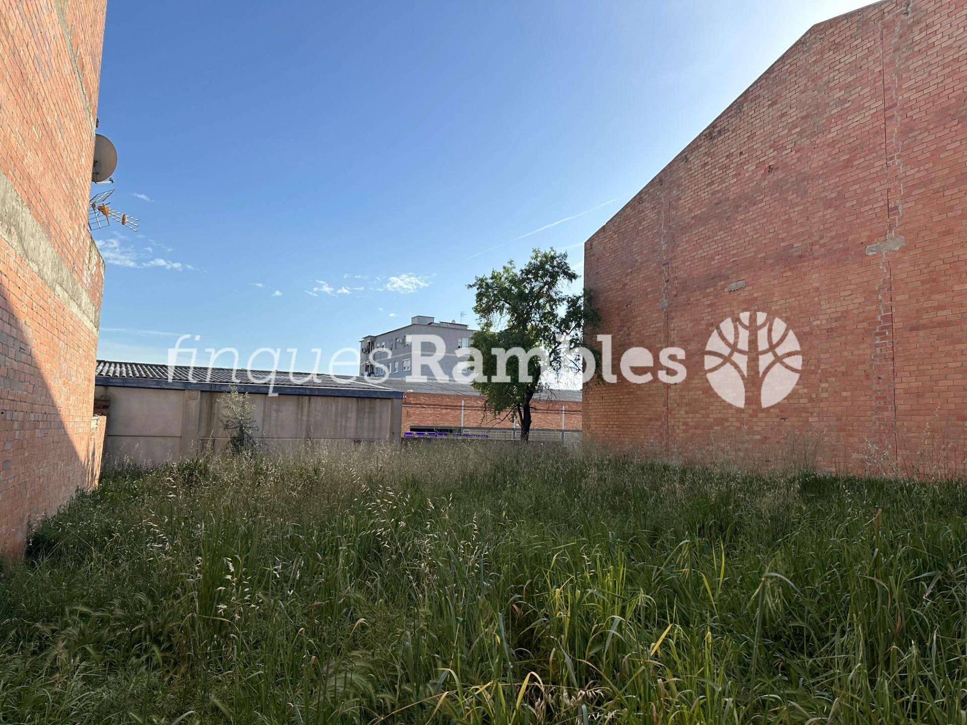 SOLAR EN VENDA AL PLA DE LA MASIA D’ÒDENA