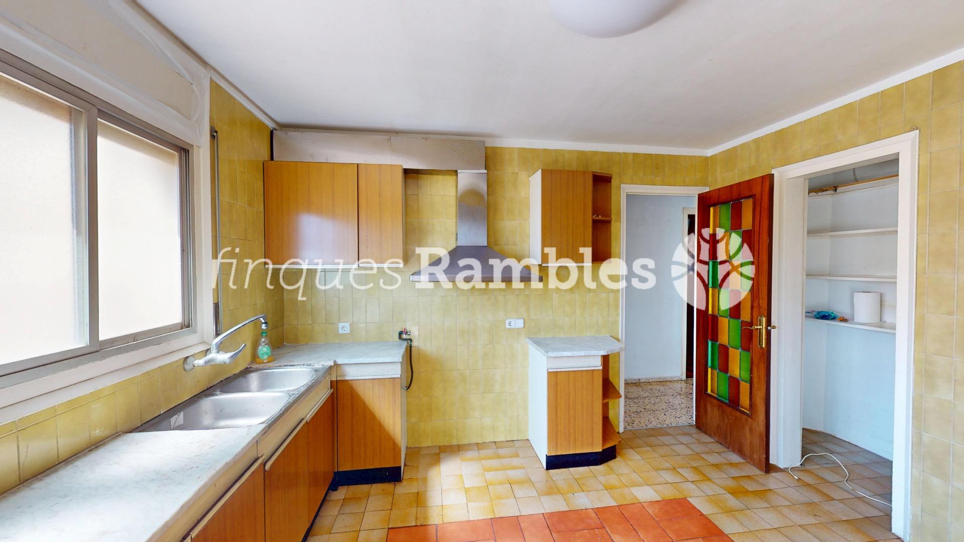 ATIC LLUMINOS I TRANQUIL AMB VISTES – 12