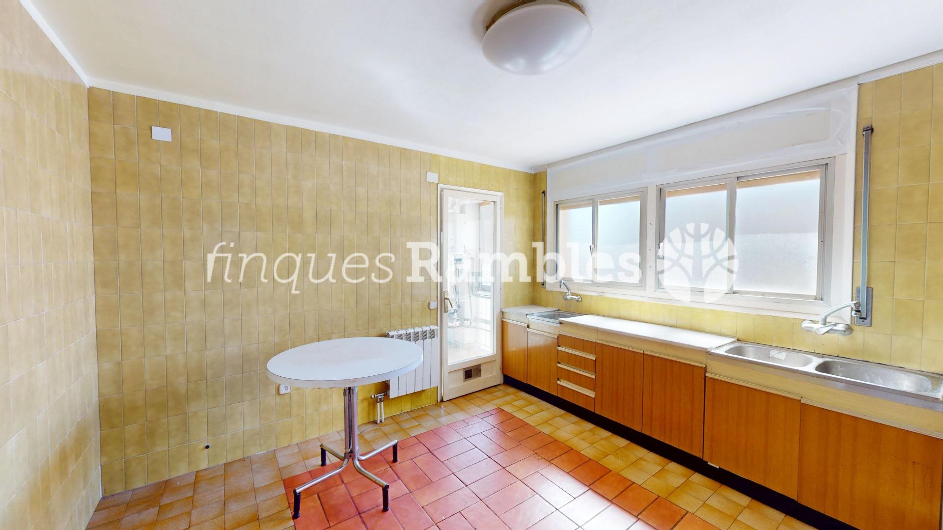 ATIC LLUMINOS I TRANQUIL AMB VISTES – 13