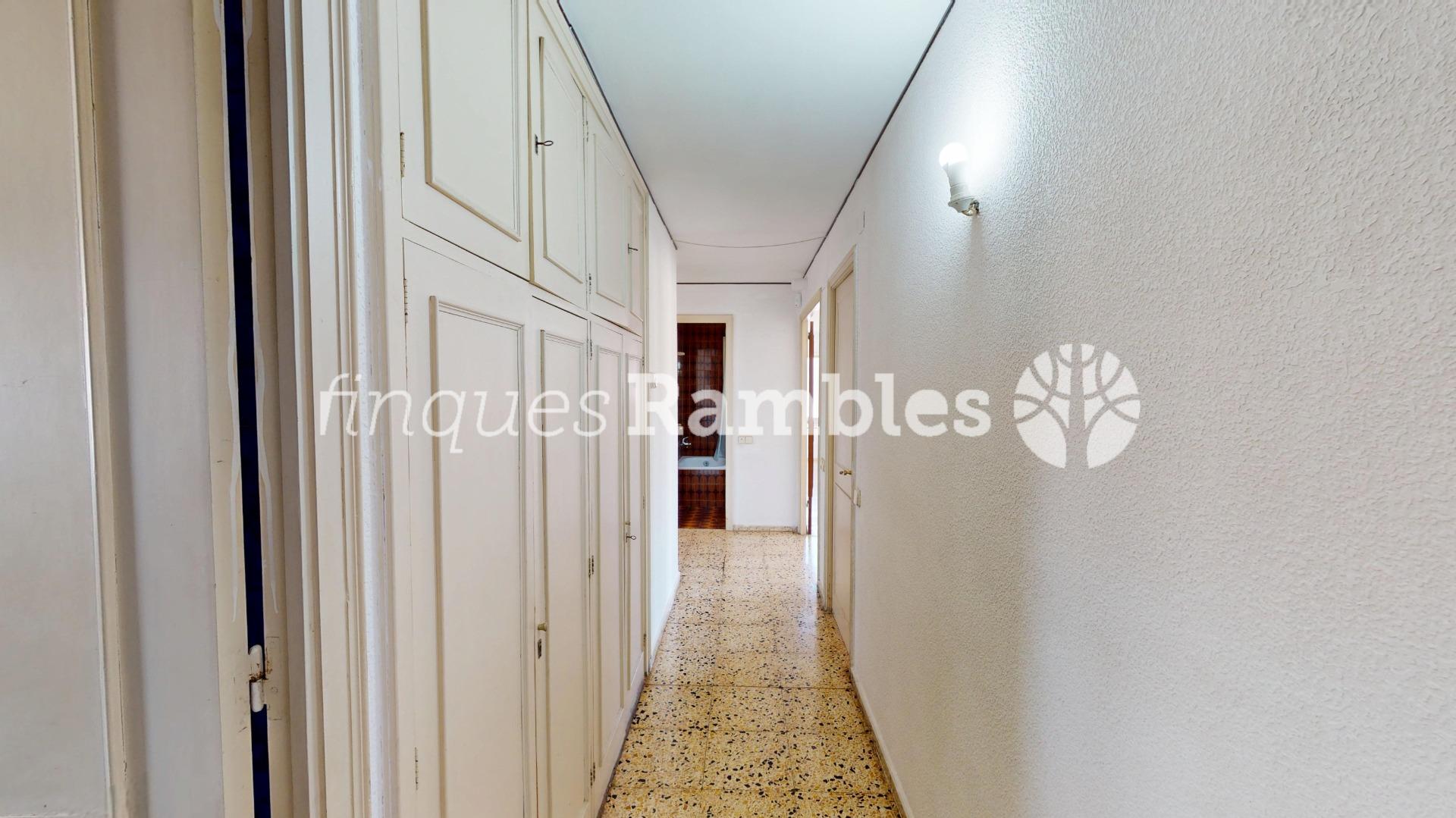 ATIC LLUMINOS I TRANQUIL AMB VISTES – 25