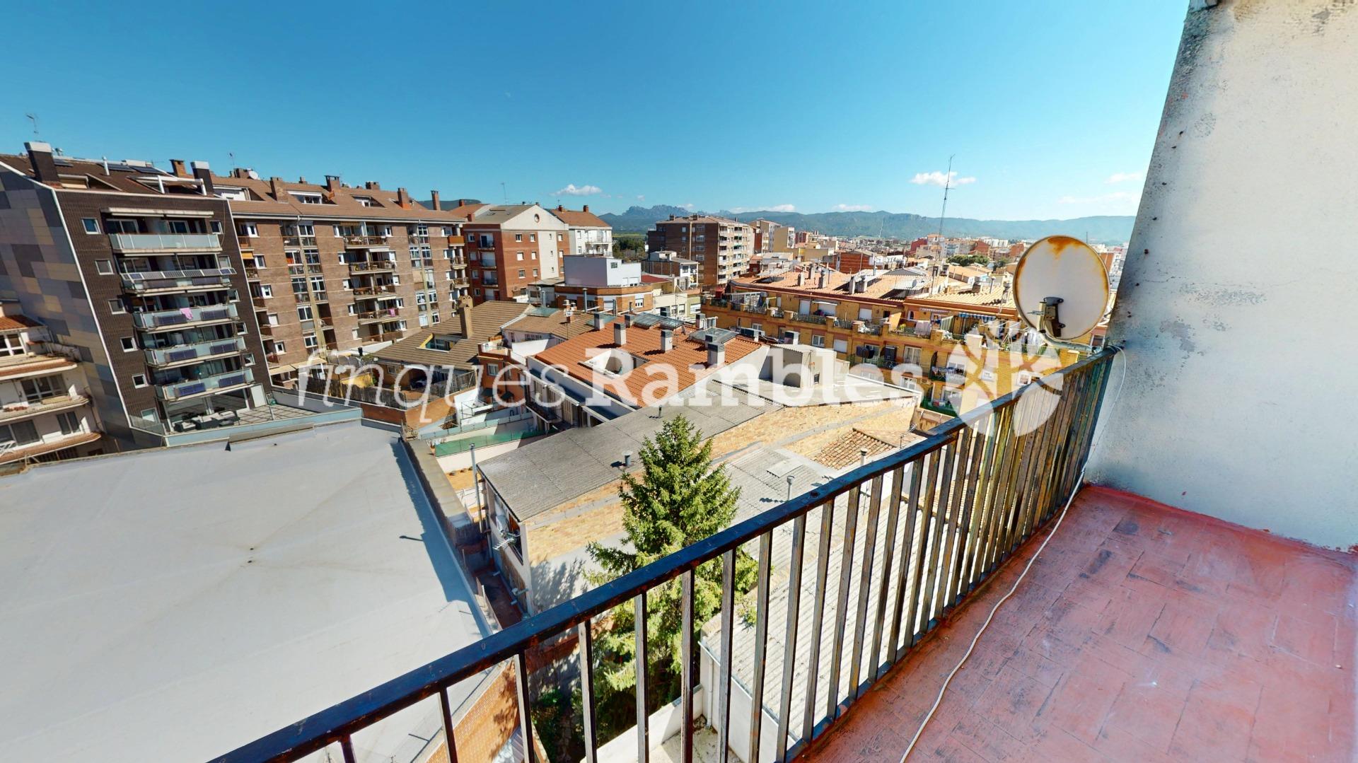 ATIC LLUMINOS I TRANQUIL AMB VISTES – 27