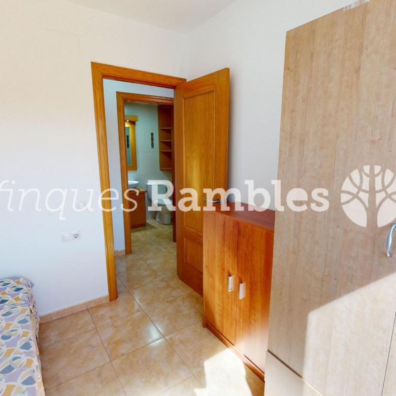 PISO CON ESPECTACULAR TERRAZA Y PARKING EN SANTA MARGARITA DE MONTBUI