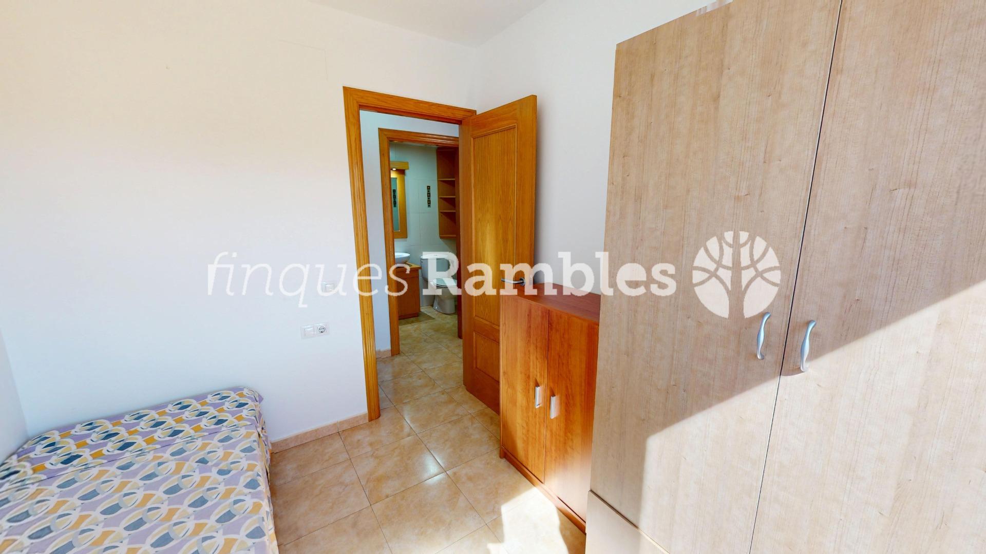 PISO CON ESPECTACULAR TERRAZA Y PARKING EN SANTA MARGARITA DE MONTBUI