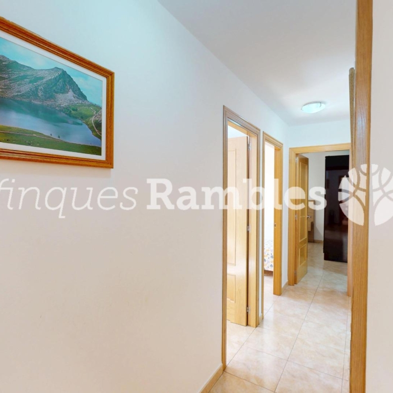 PISO CON ESPECTACULAR TERRAZA Y PARKING EN SANTA MARGARITA DE MONTBUI