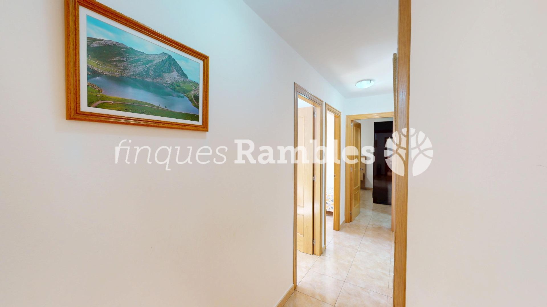 PISO CON ESPECTACULAR TERRAZA Y PARKING EN SANTA MARGARITA DE MONTBUI