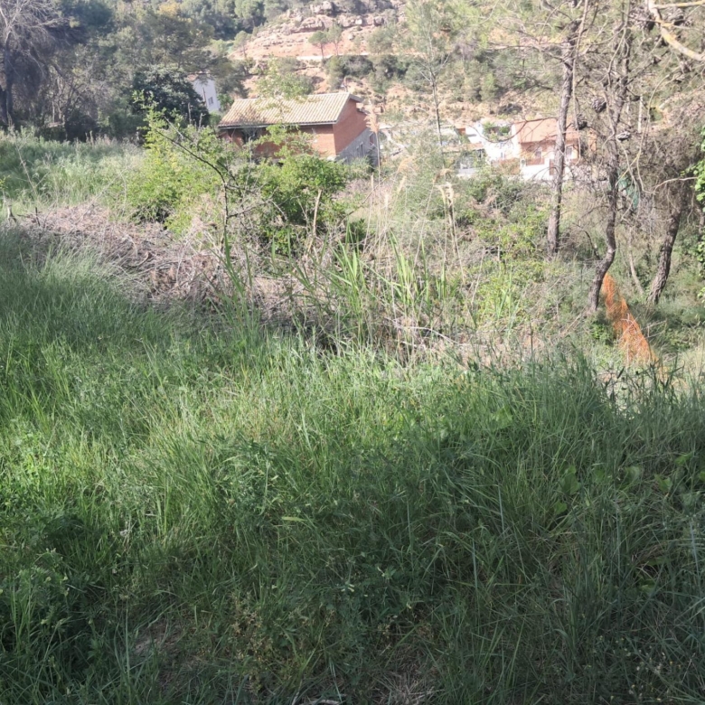 EL TEU SOLAR, ELS TEUS METRES I LA TEVA ZONA. SOLAR EN VENTA A LA POBLA DE CLARAMUNT.