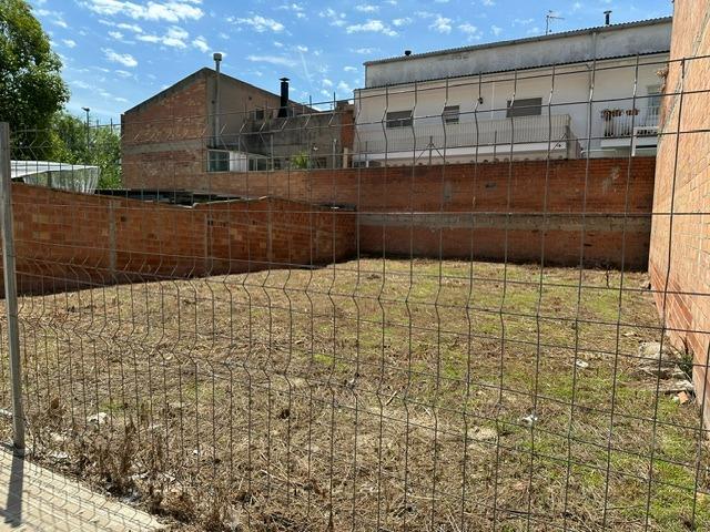 SOLAR EN VENDA AL BARRI LA PAU