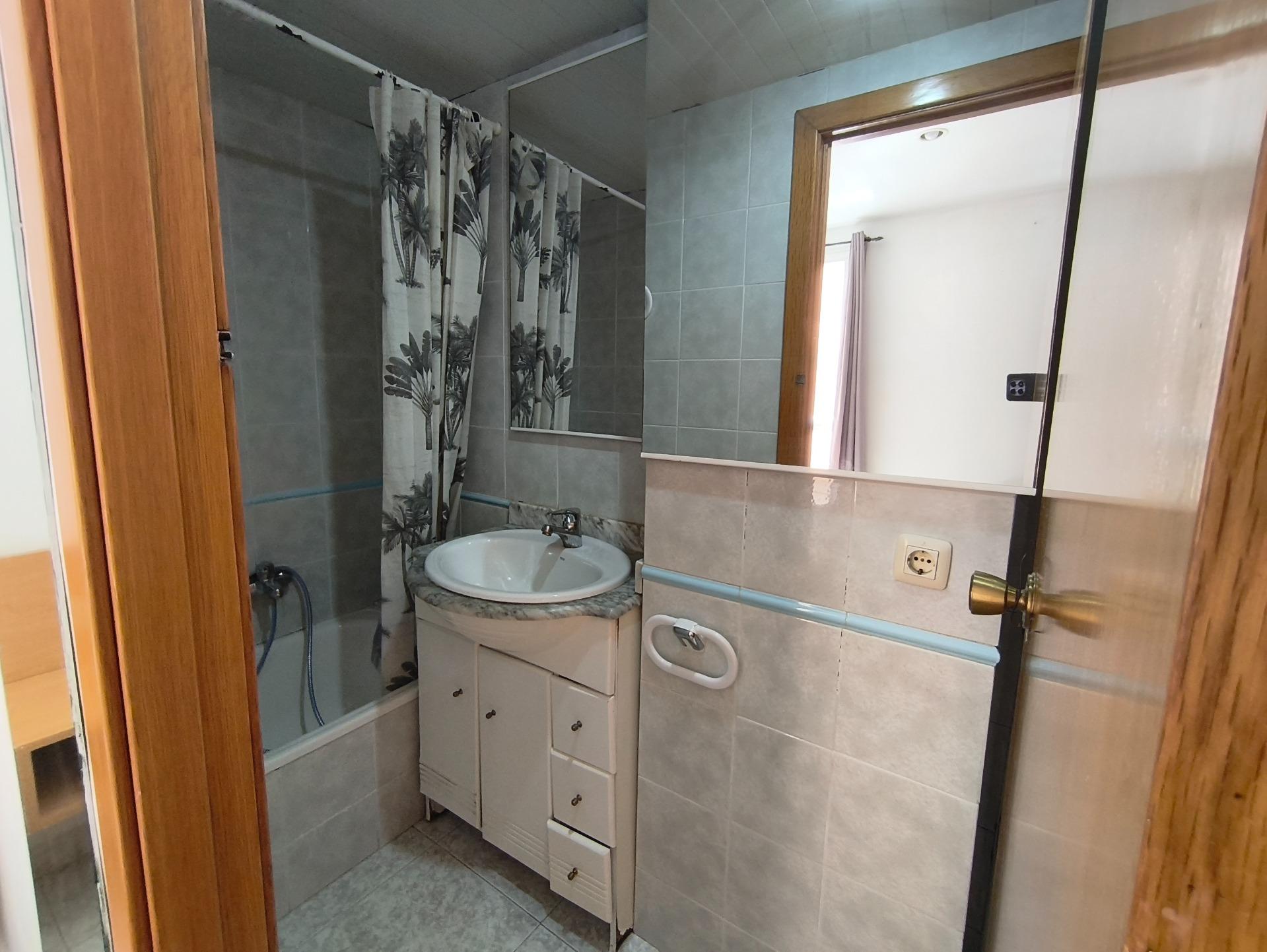 OPORTUNITAT! EDIFICI D´11 HABITATGES + 3 GARATGES, EN RENDIBILITAT.