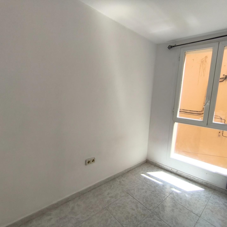 OPORTUNITAT! EDIFICI D´11 HABITATGES + 3 GARATGES, EN RENDIBILITAT.