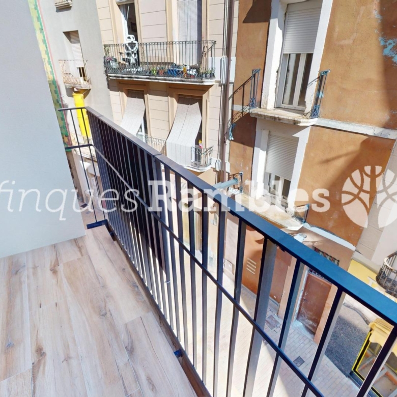 ESPECTACULAR DÚPLEX D´OBRA NOVA, A LA PLAÇA DEL REI!