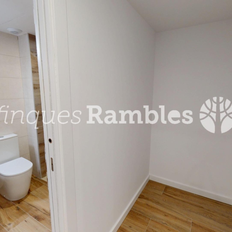 ESPECTACULAR DÚPLEX D´OBRA NOVA, A LA PLAÇA DEL REI!
